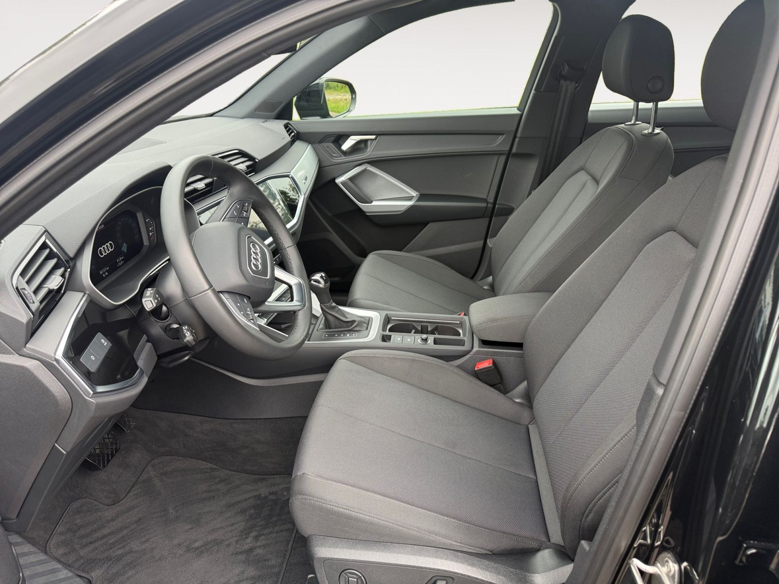 Audi - Q3_12