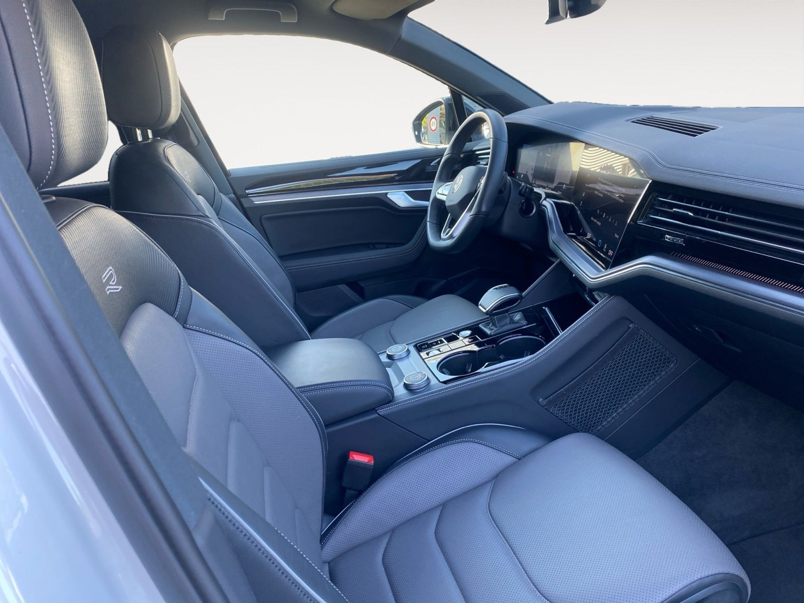 Volkswagen - Touareg_16