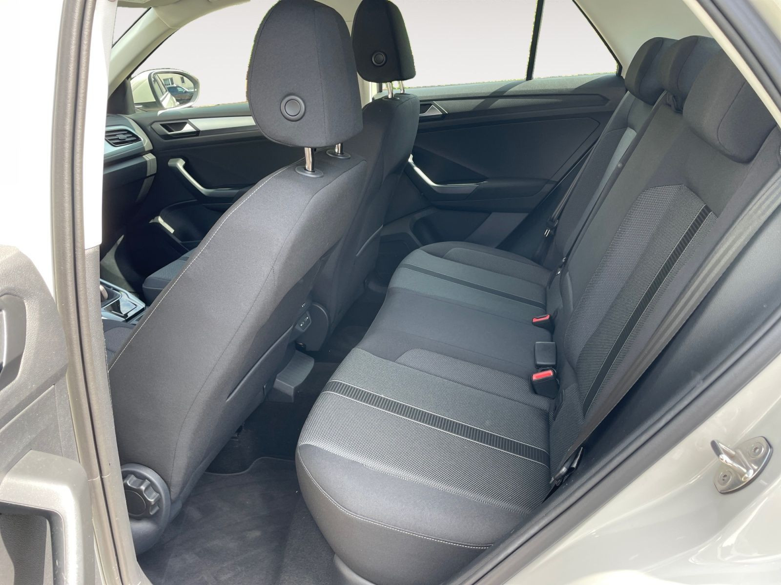 Volkswagen - T-Roc_14