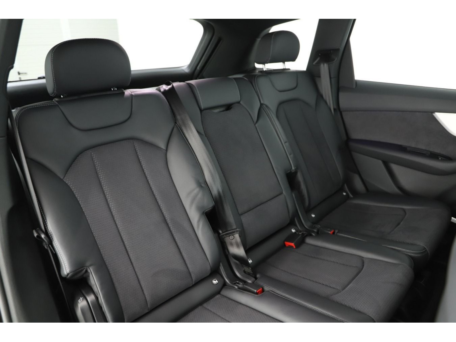 Audi - Q7_9