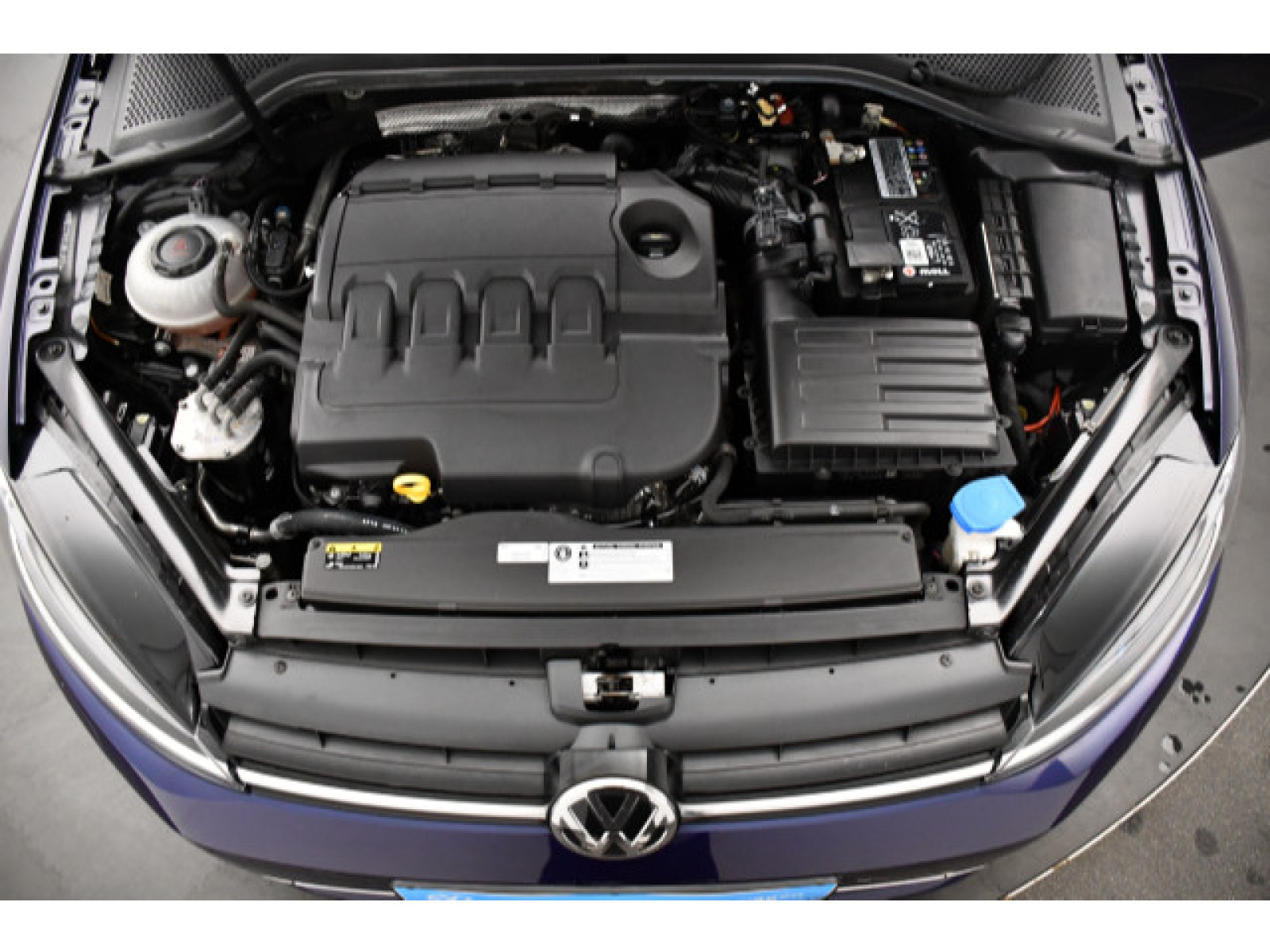 Volkswagen - Golf_10