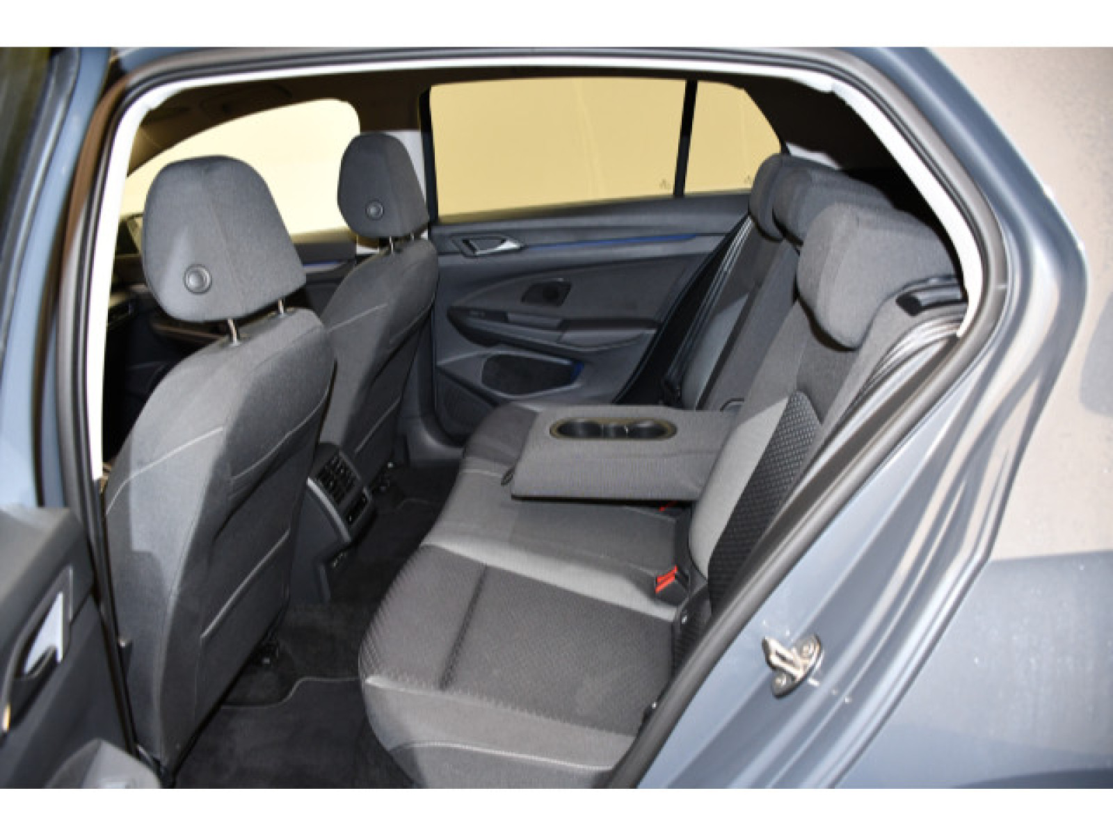 Volkswagen - Golf_9