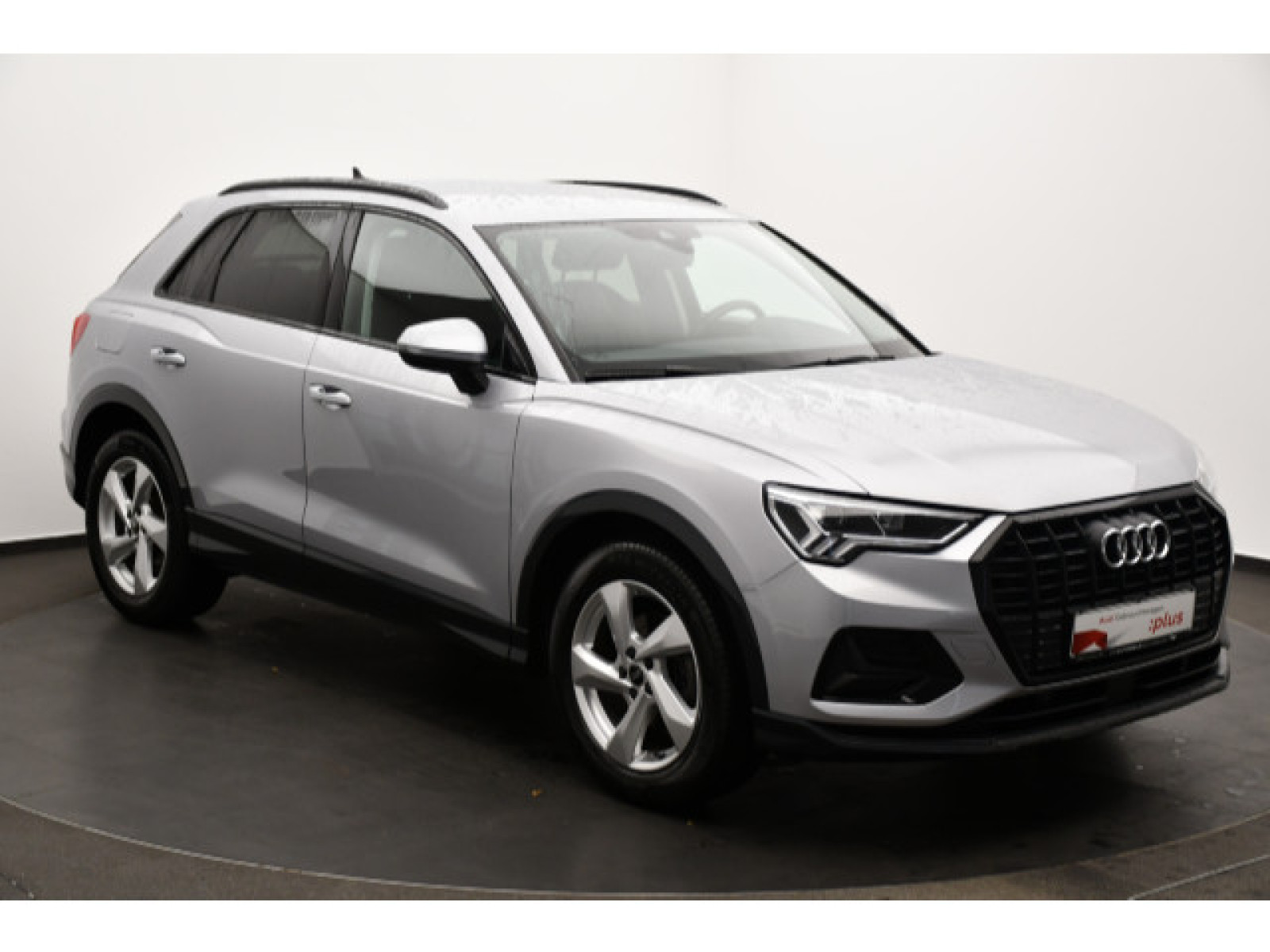 Audi - Q3_15