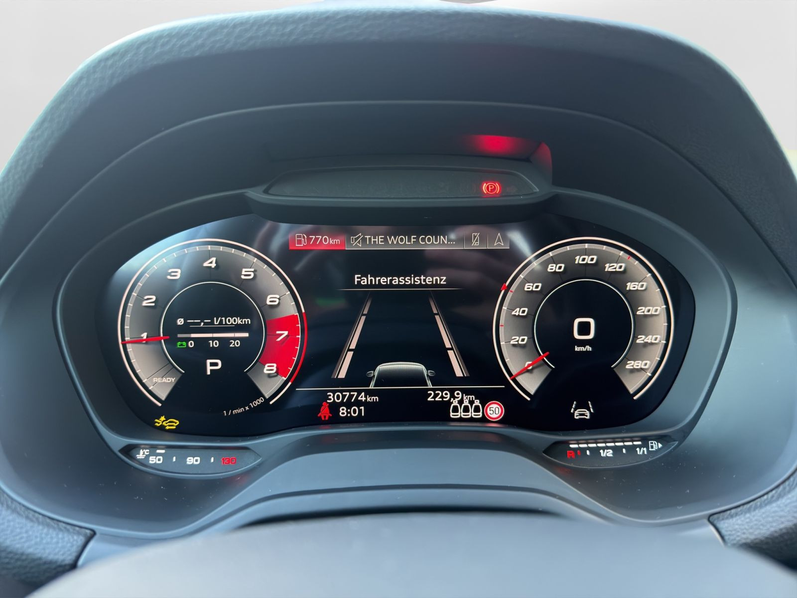 Audi - Q2_12