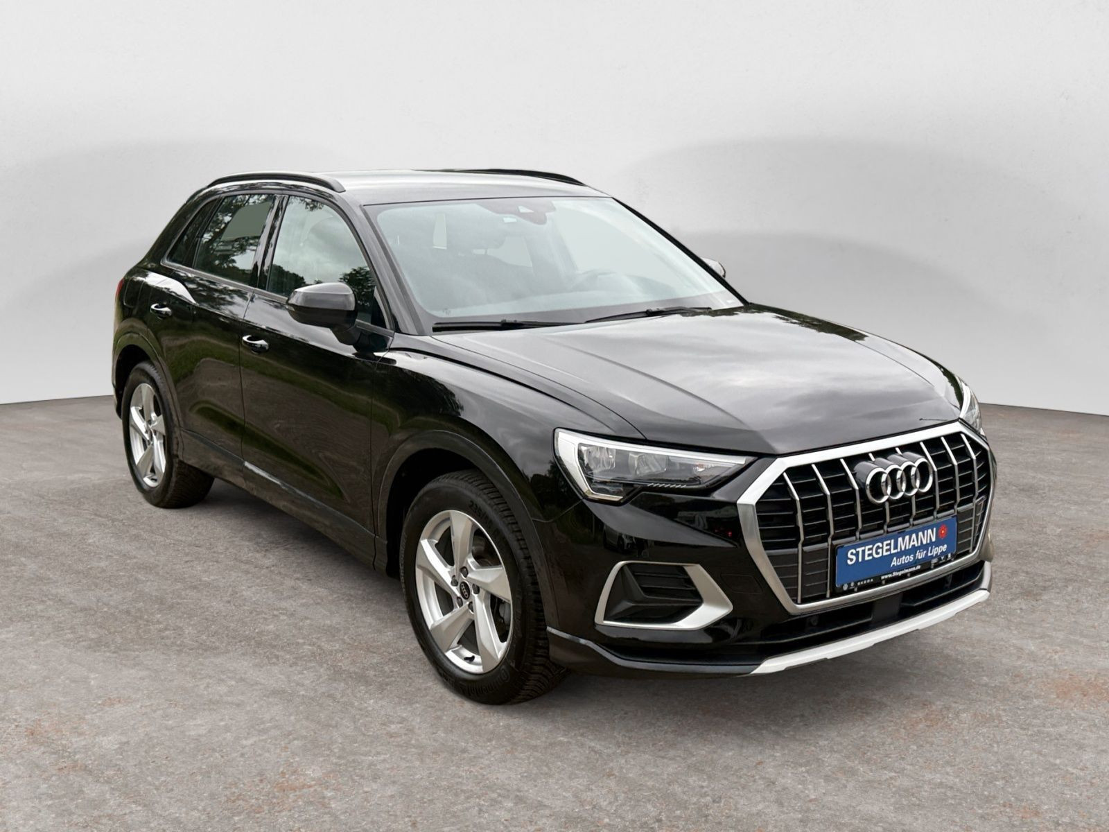 Audi - Q3_10