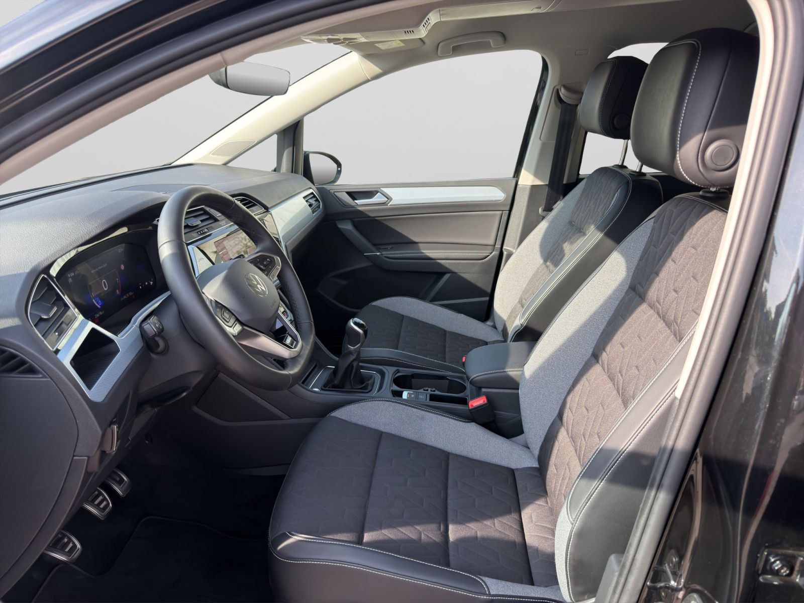 Volkswagen - Touran_10