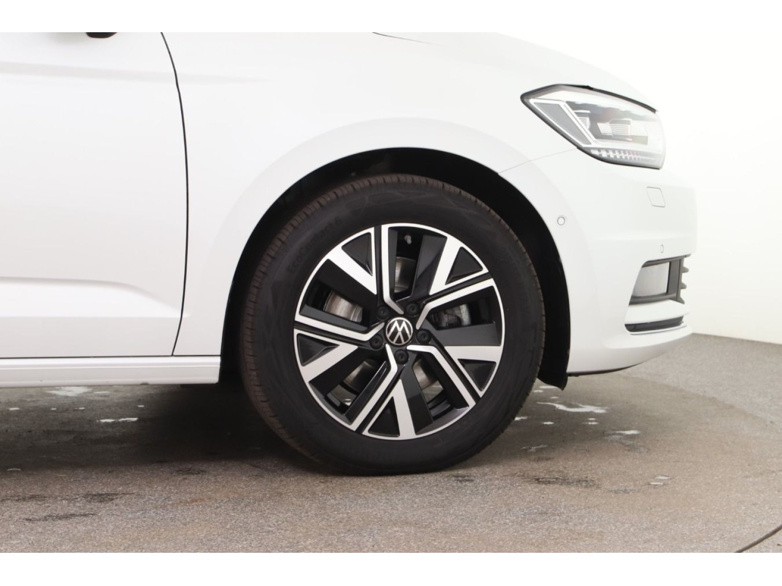 Volkswagen - Touran_3
