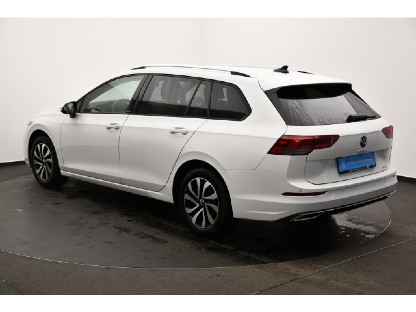 Volkswagen - Golf_15
