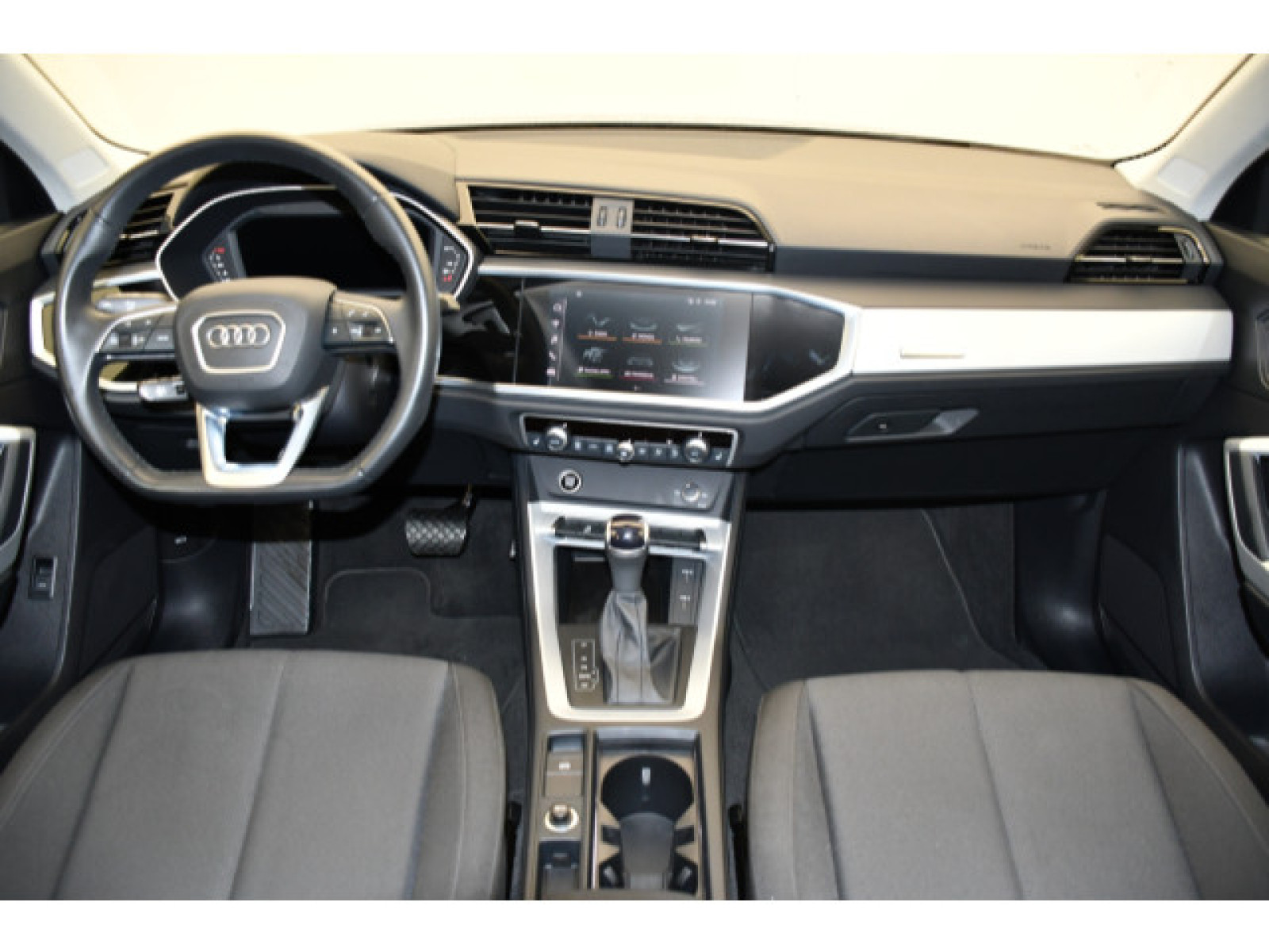 Audi - Q3_5