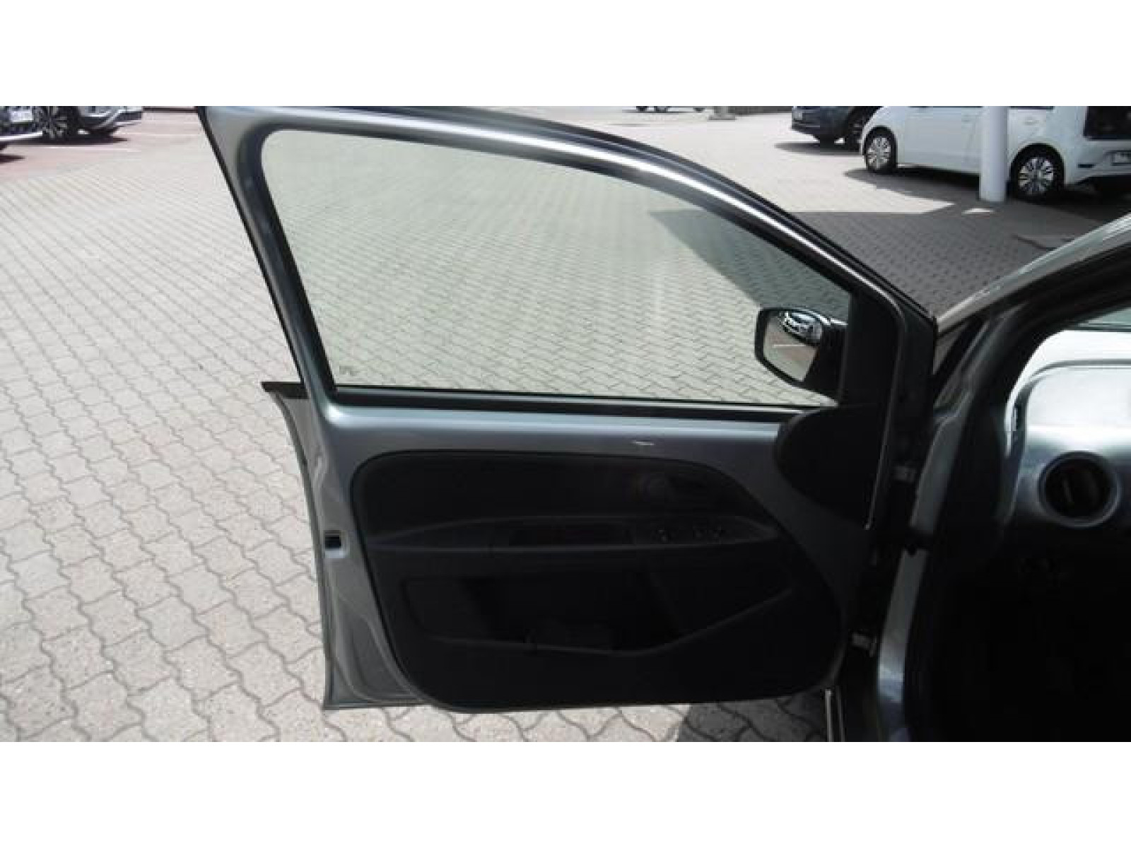 Fahrzeugbild_12
