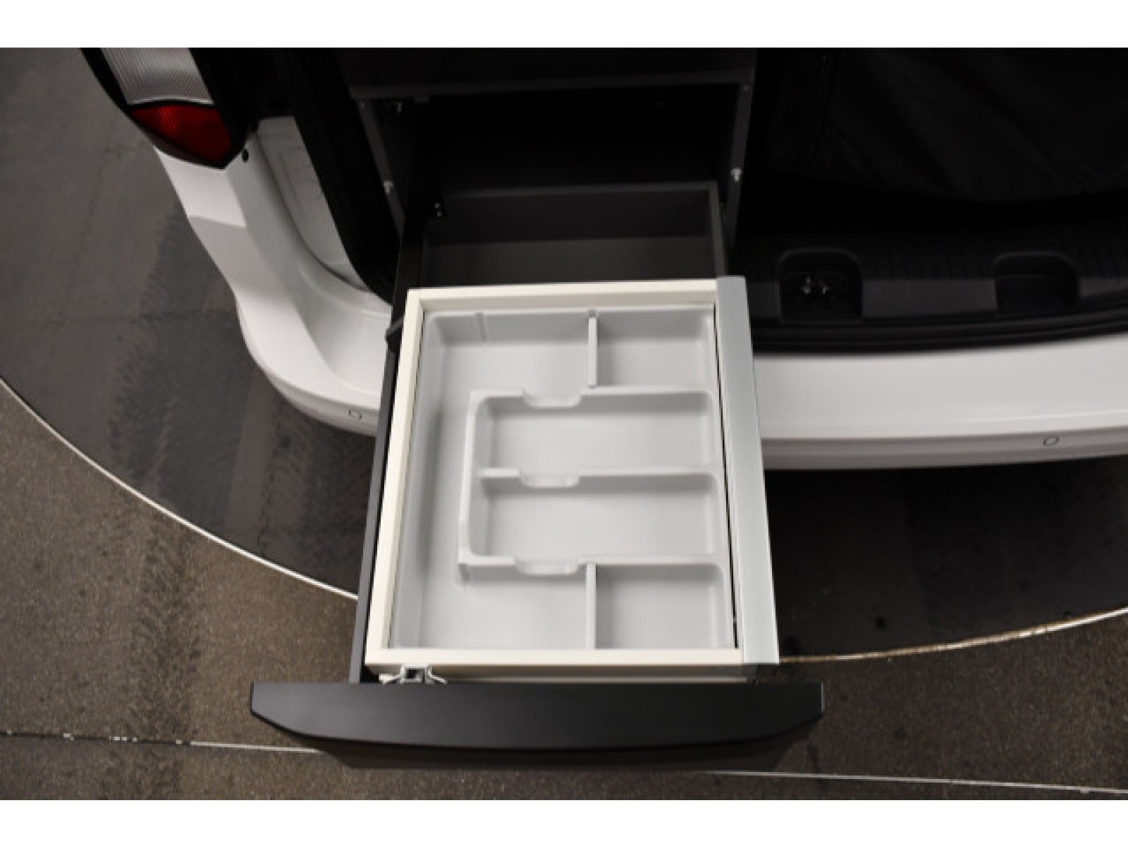 Volkswagen - Caddy California_15