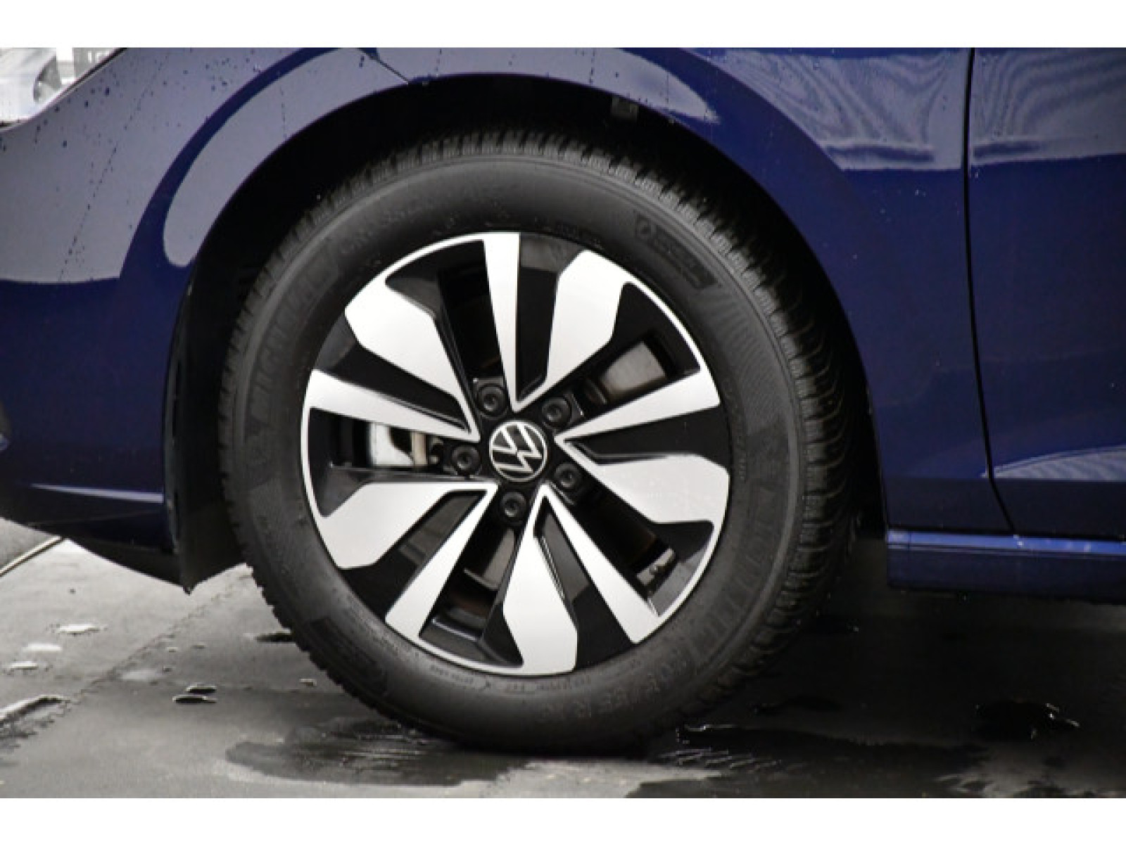 Volkswagen - Golf_14