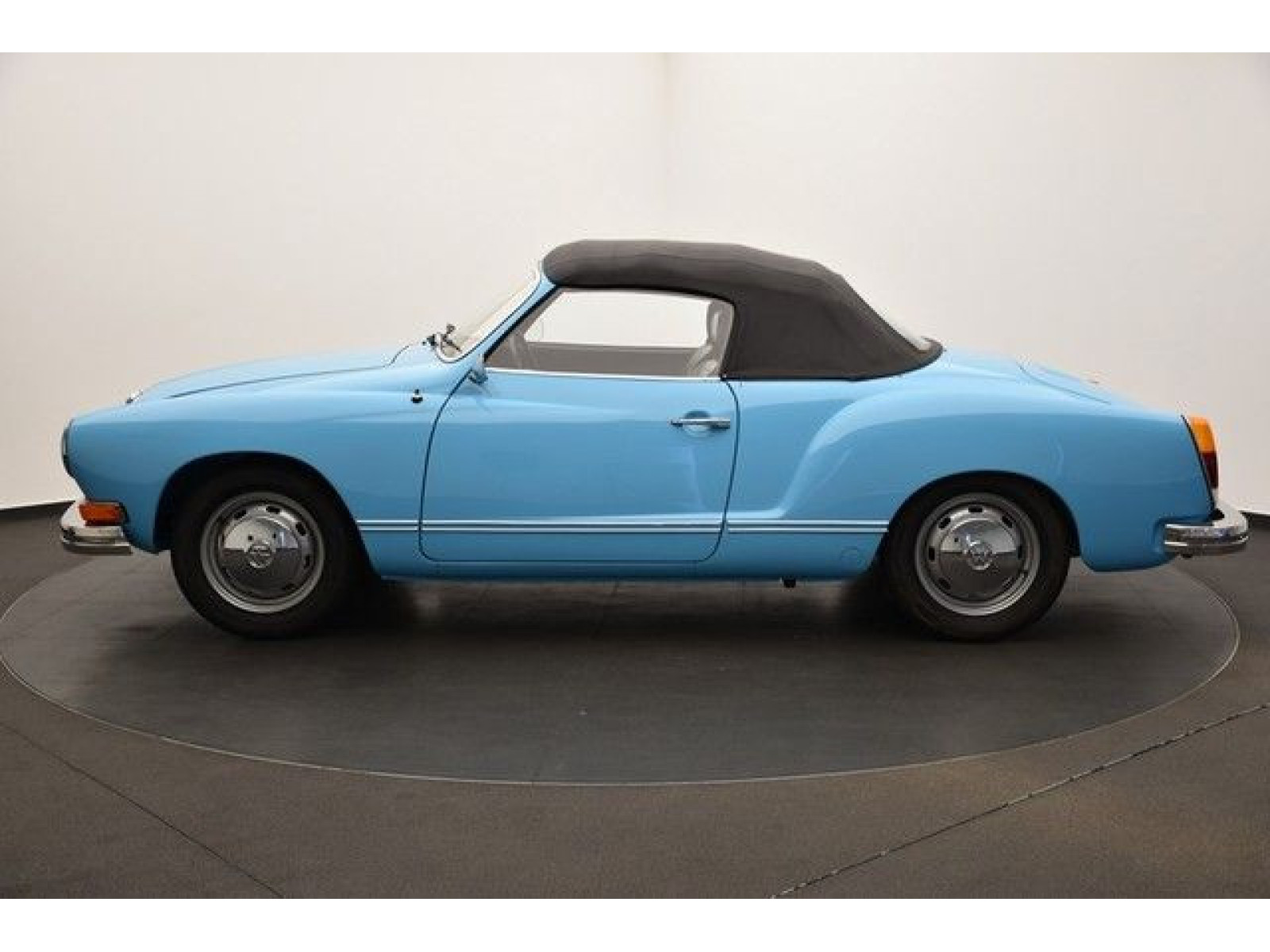 Volkswagen - Karmann Ghia_16