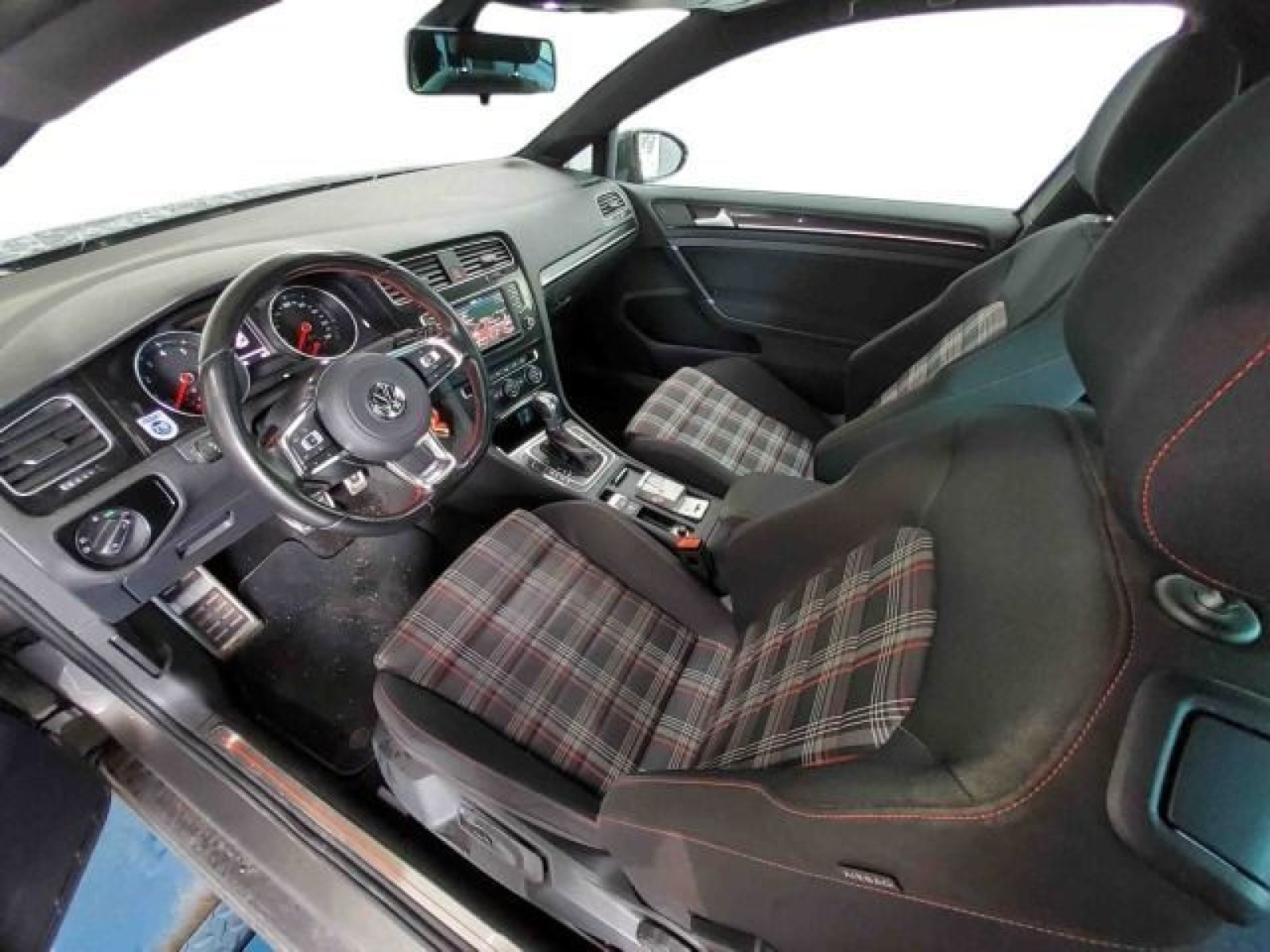 Volkswagen - Golf GTI_4
