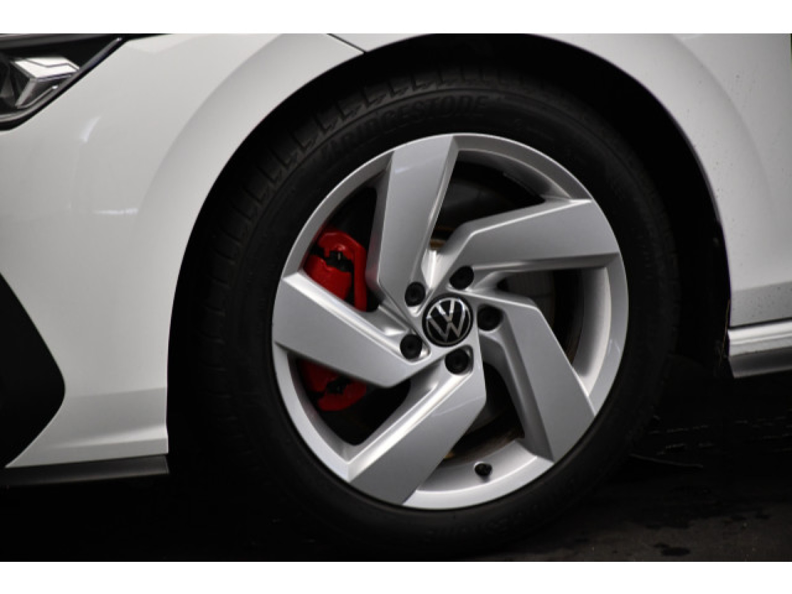 Volkswagen - Golf GTI_13
