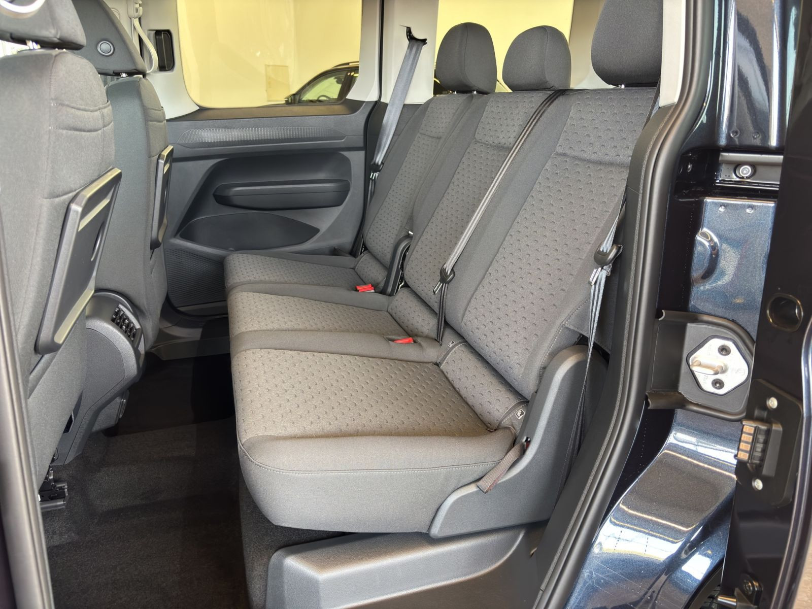 Volkswagen - Caddy_17