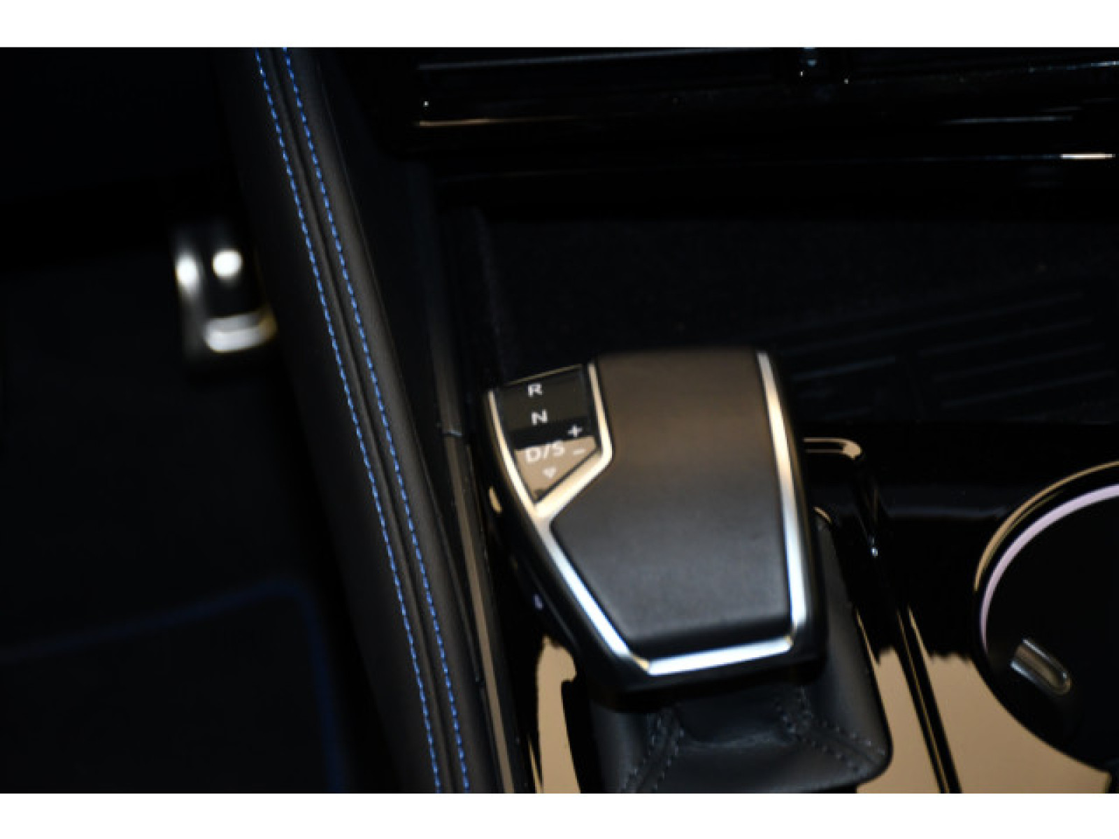 Volkswagen - Touareg_6