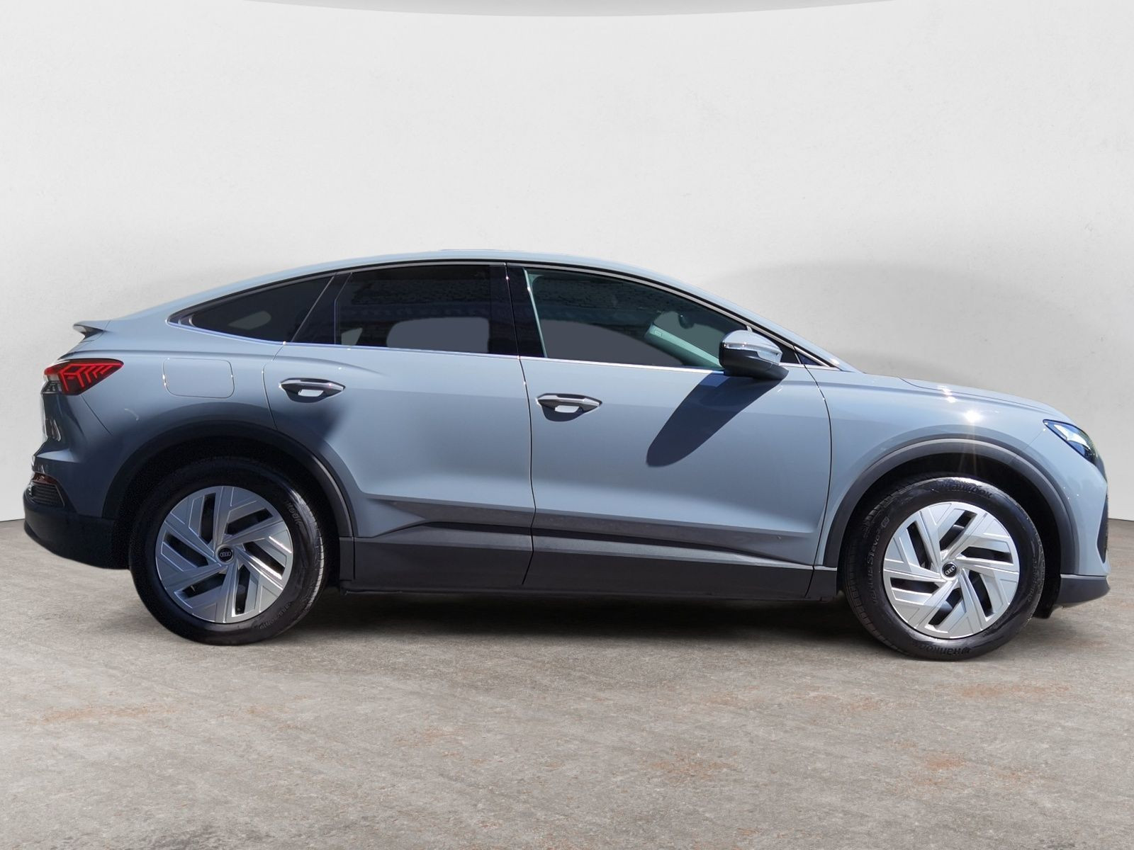 Audi - Q4 e-tron_8