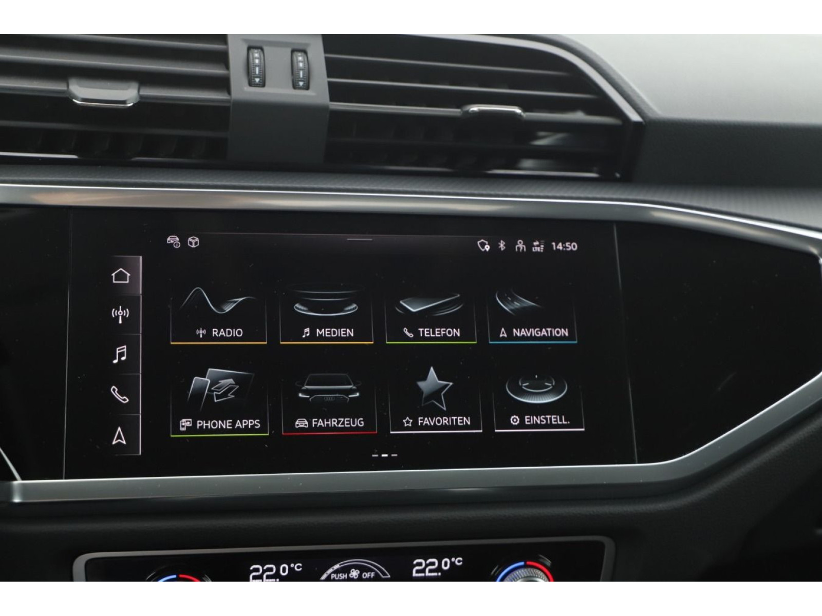 Audi - Q3_11