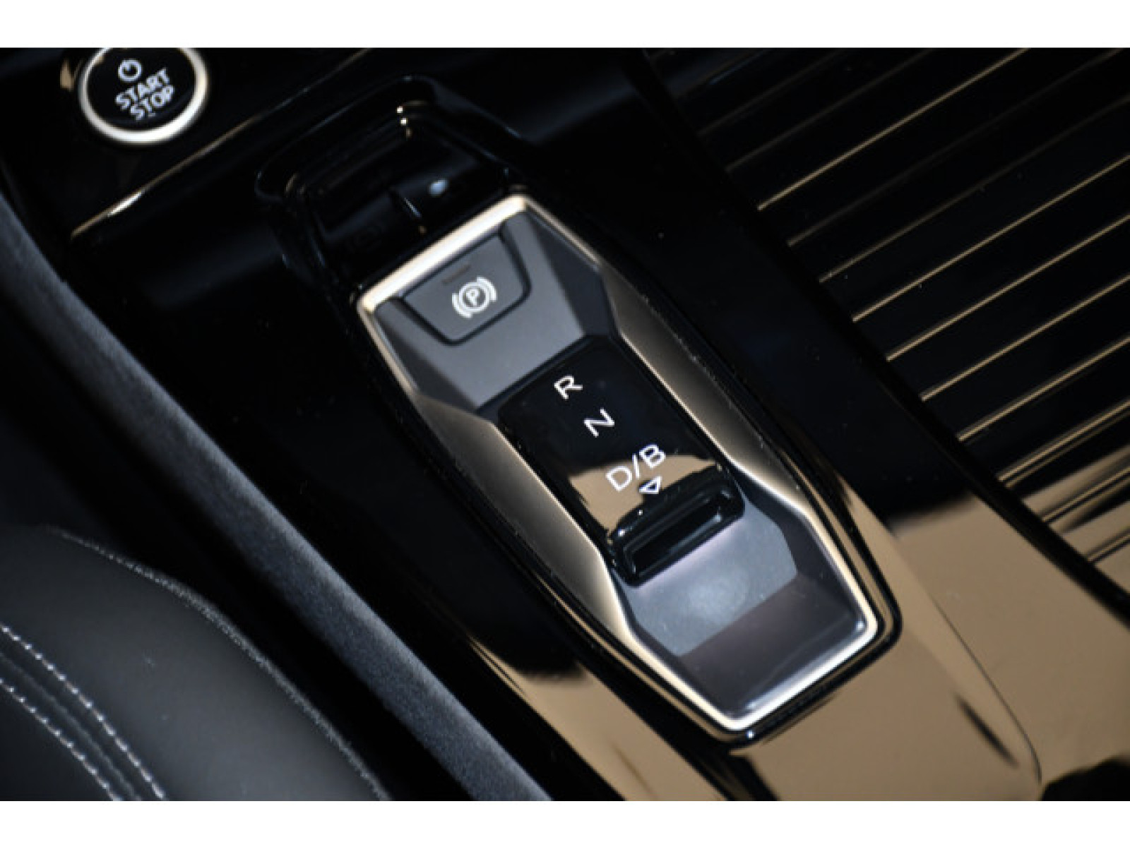 Audi - Q6 Sportback e-tron_8