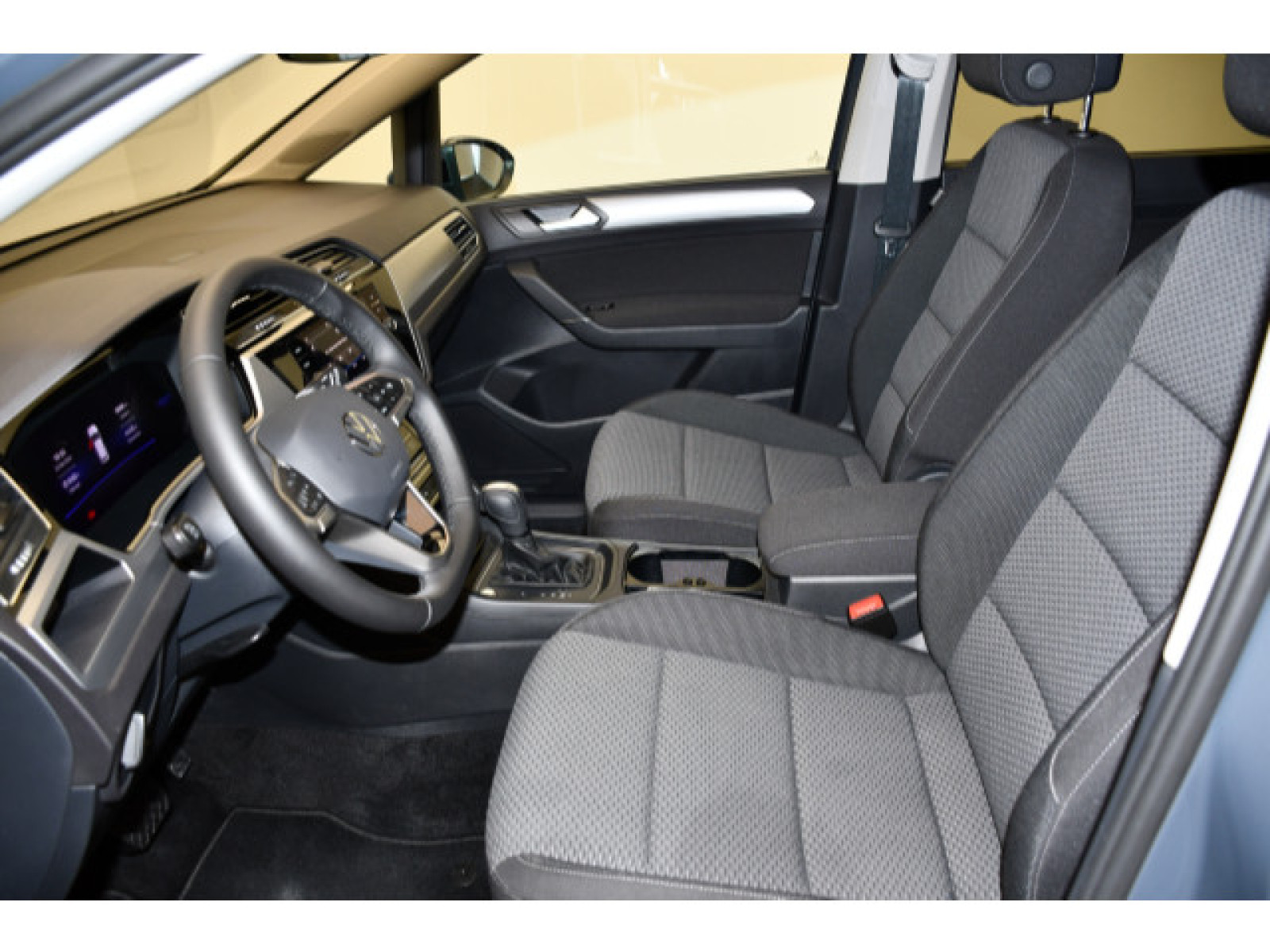 Volkswagen - Touran_4