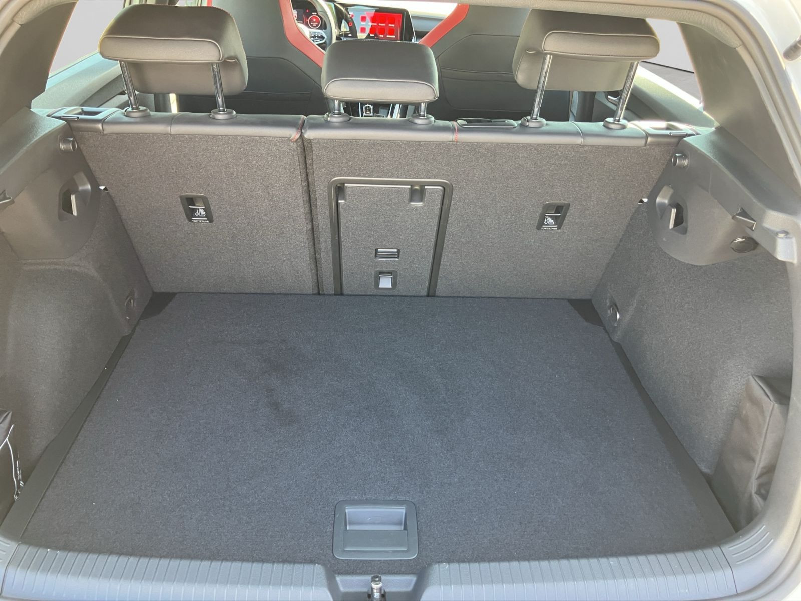 Volkswagen - Golf GTI_17