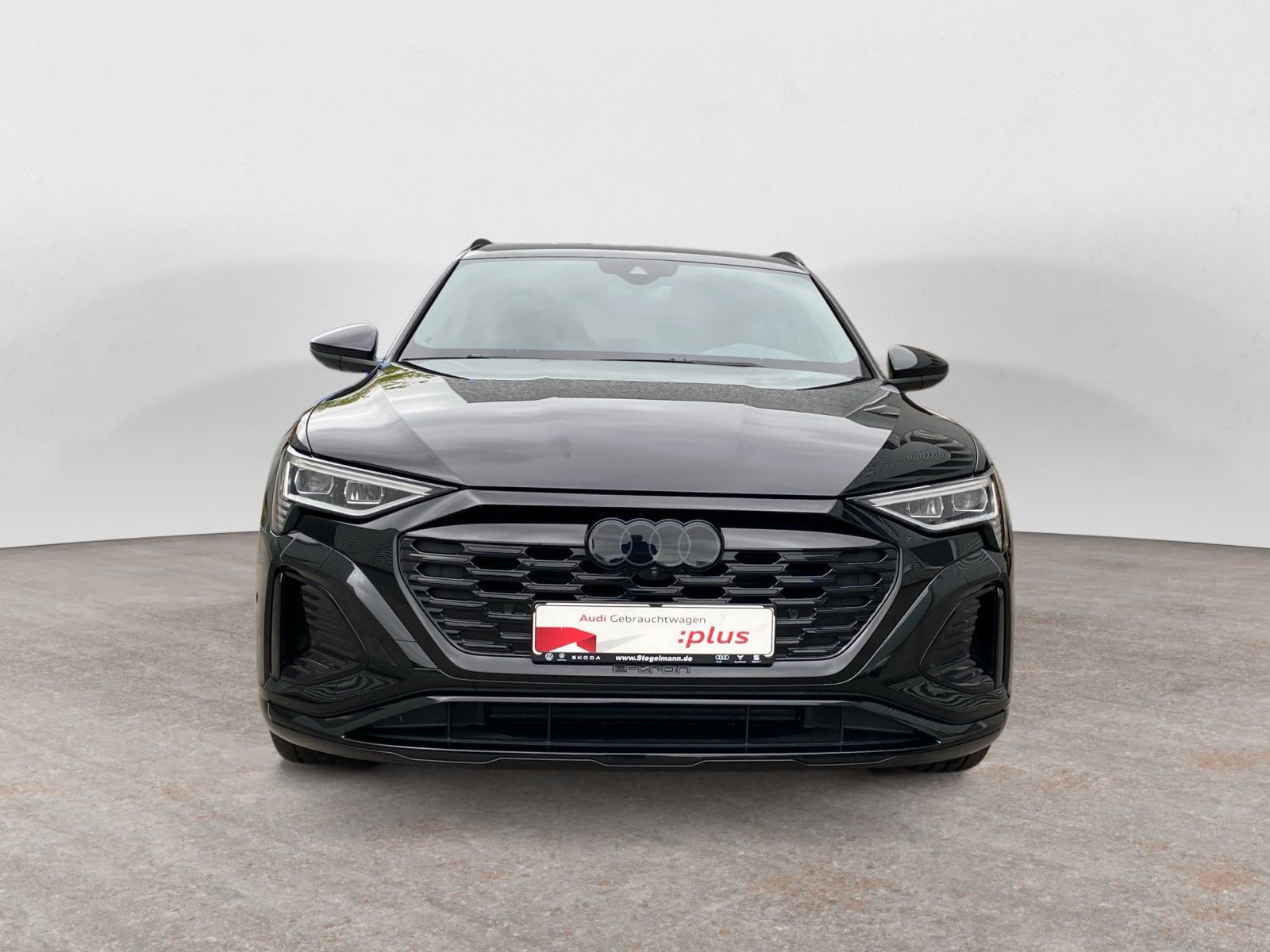 Audi - Q8 Sportback e-tron_9
