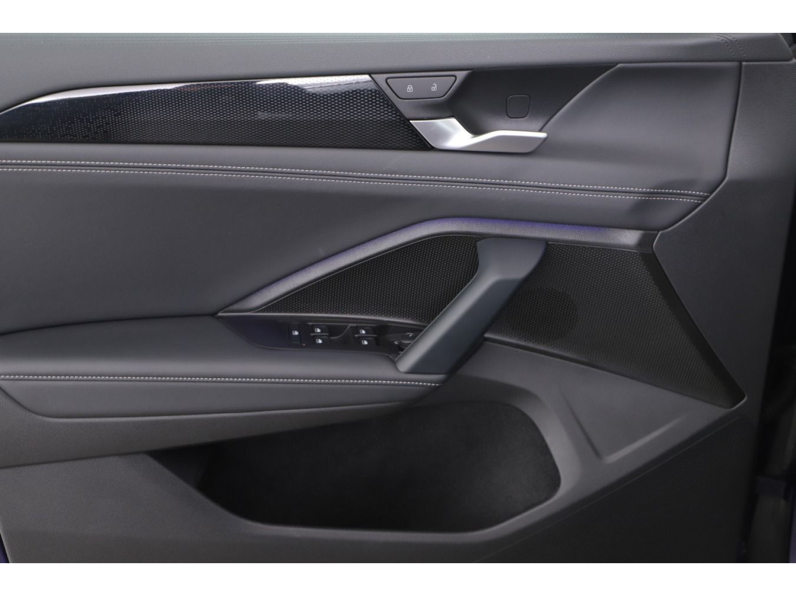 Volkswagen - Tayron_11