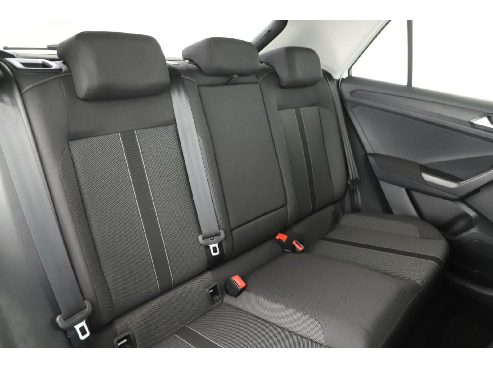 Volkswagen - T-Roc_5