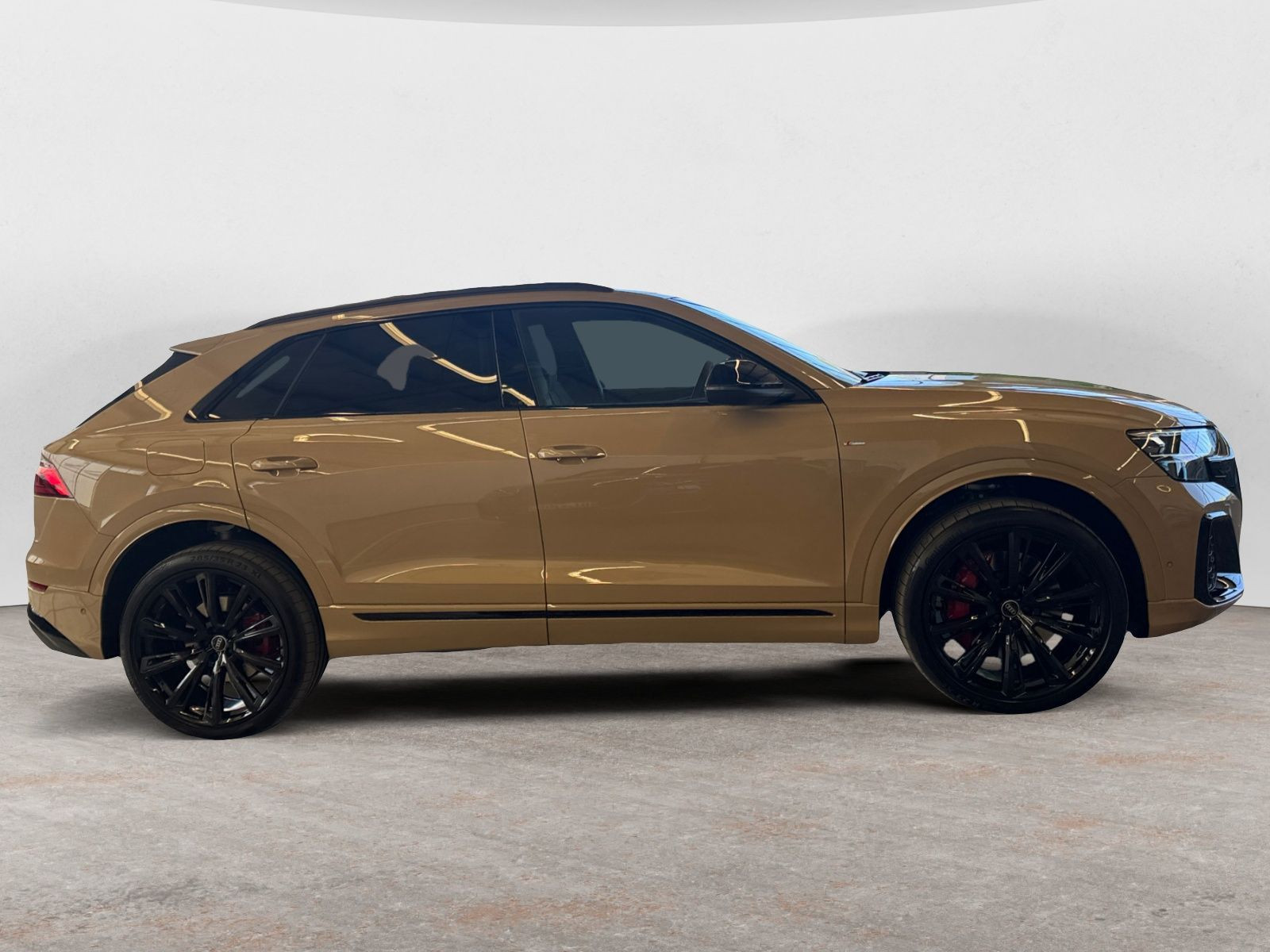 Audi - Q8_7