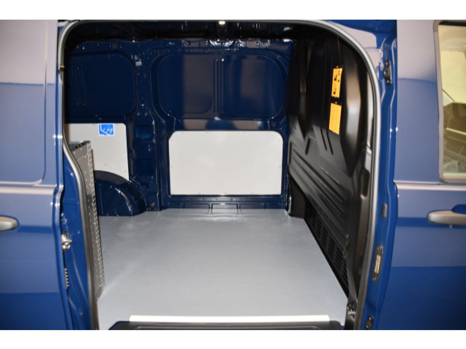 Volkswagen - New Transporter_11