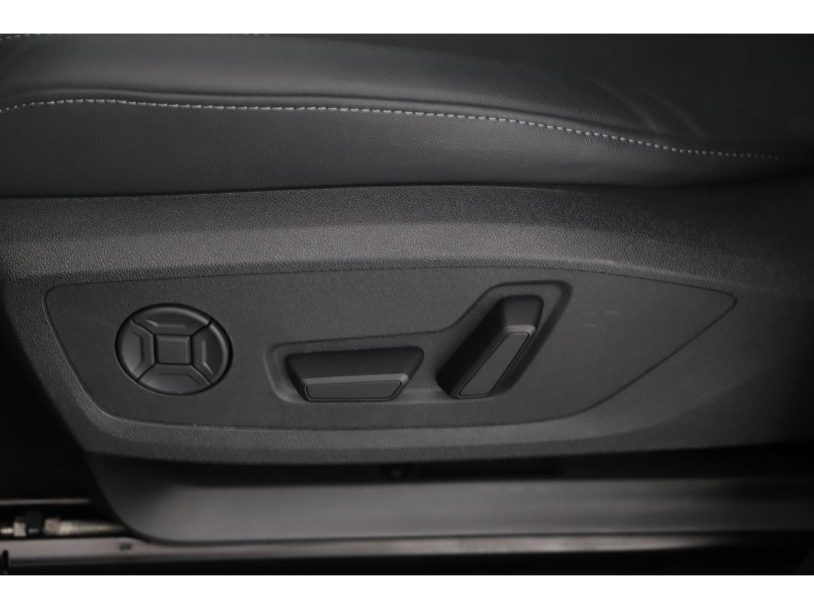 Audi - SQ6 SUV e-tron_9