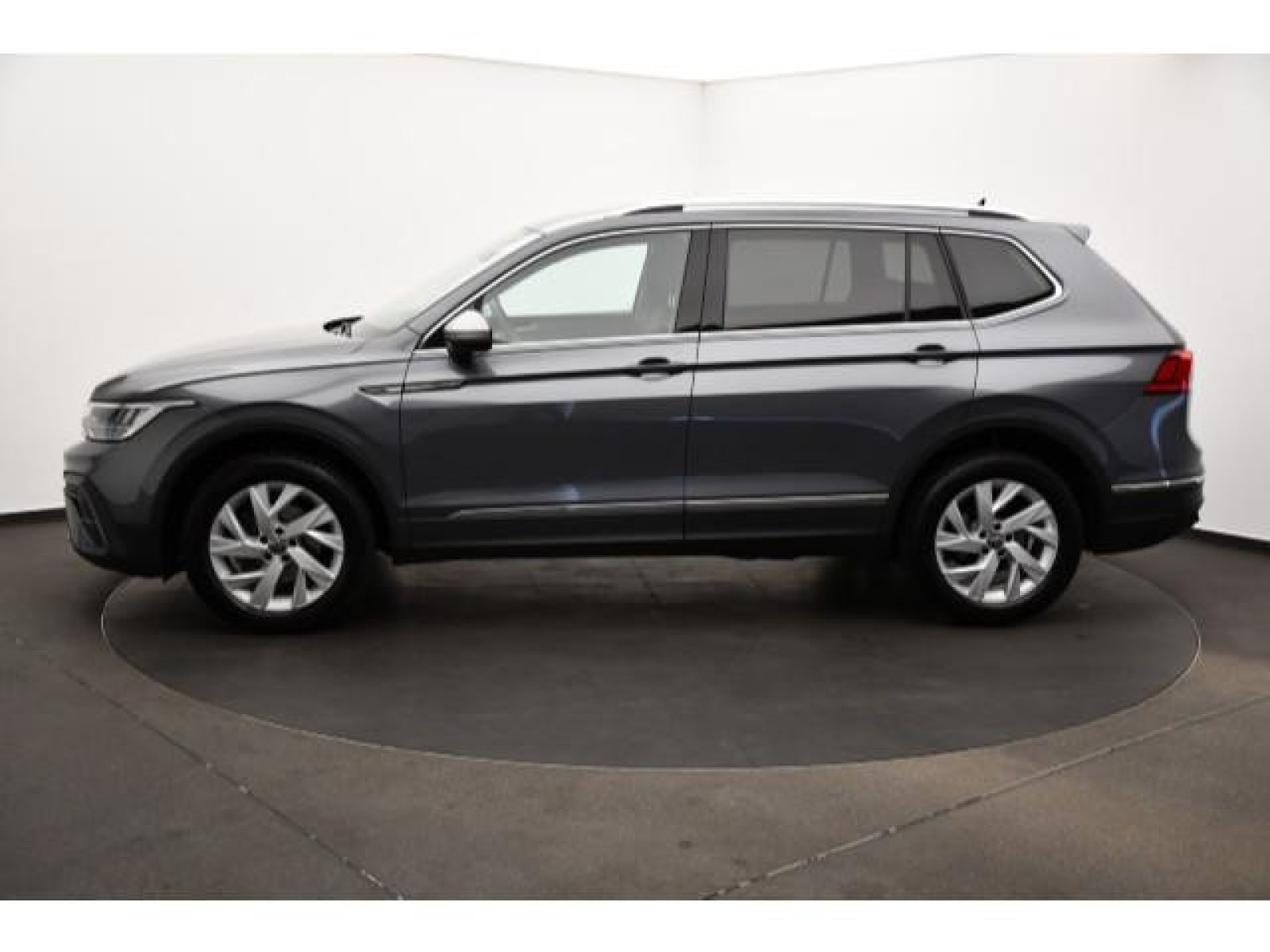 Volkswagen - Tiguan Allspace_17