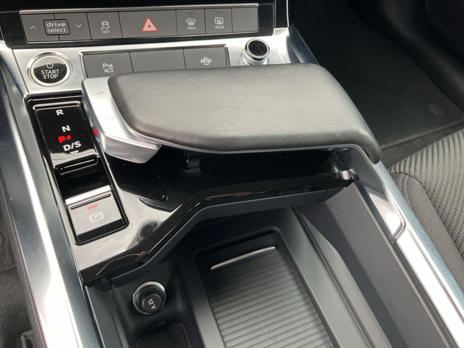 Audi - e-tron_14