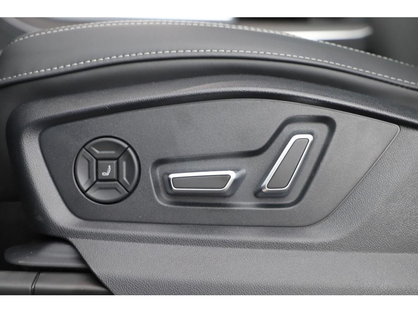 Audi - Q8_10 Audi - Q8_10