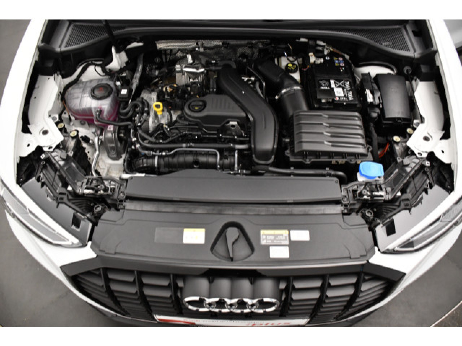 Audi - Q3_13