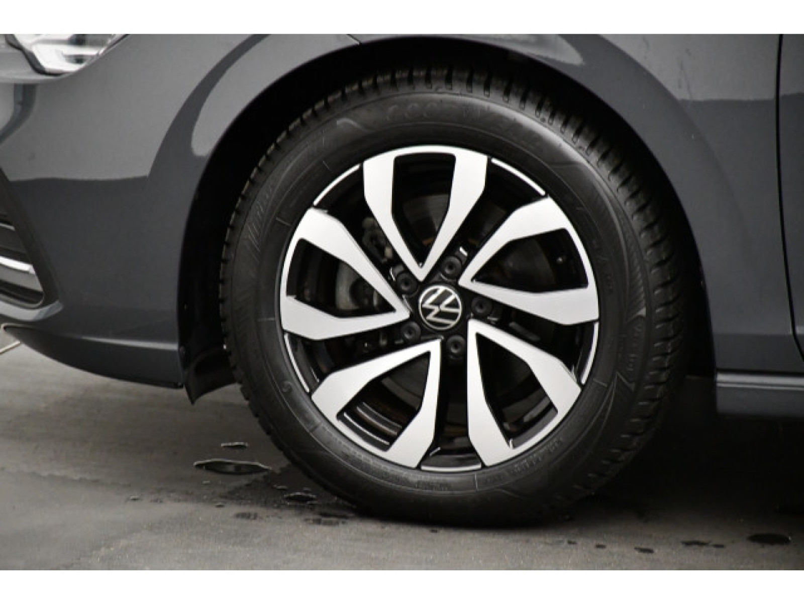Volkswagen - Golf_12