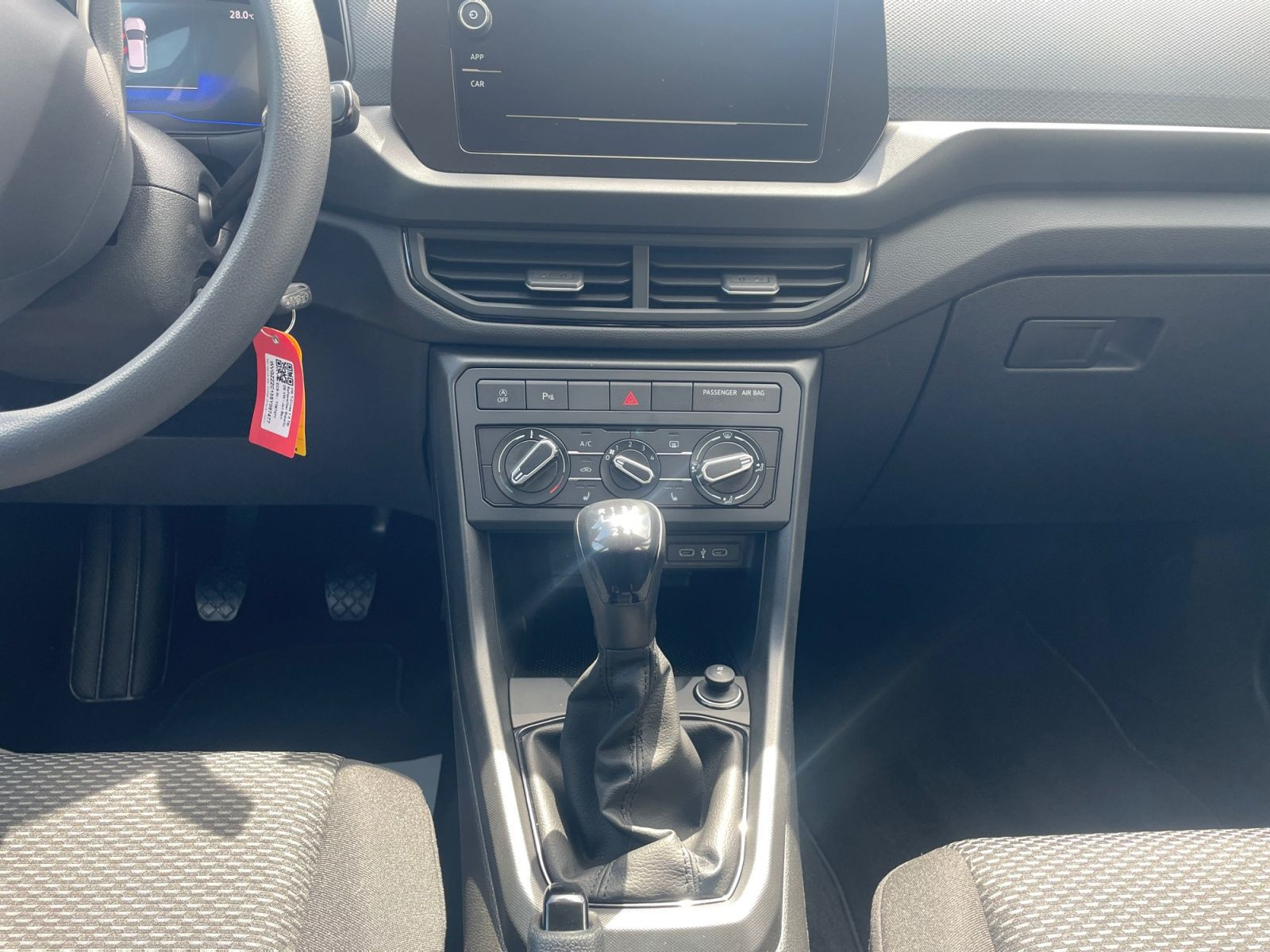 Volkswagen - T-Cross_12