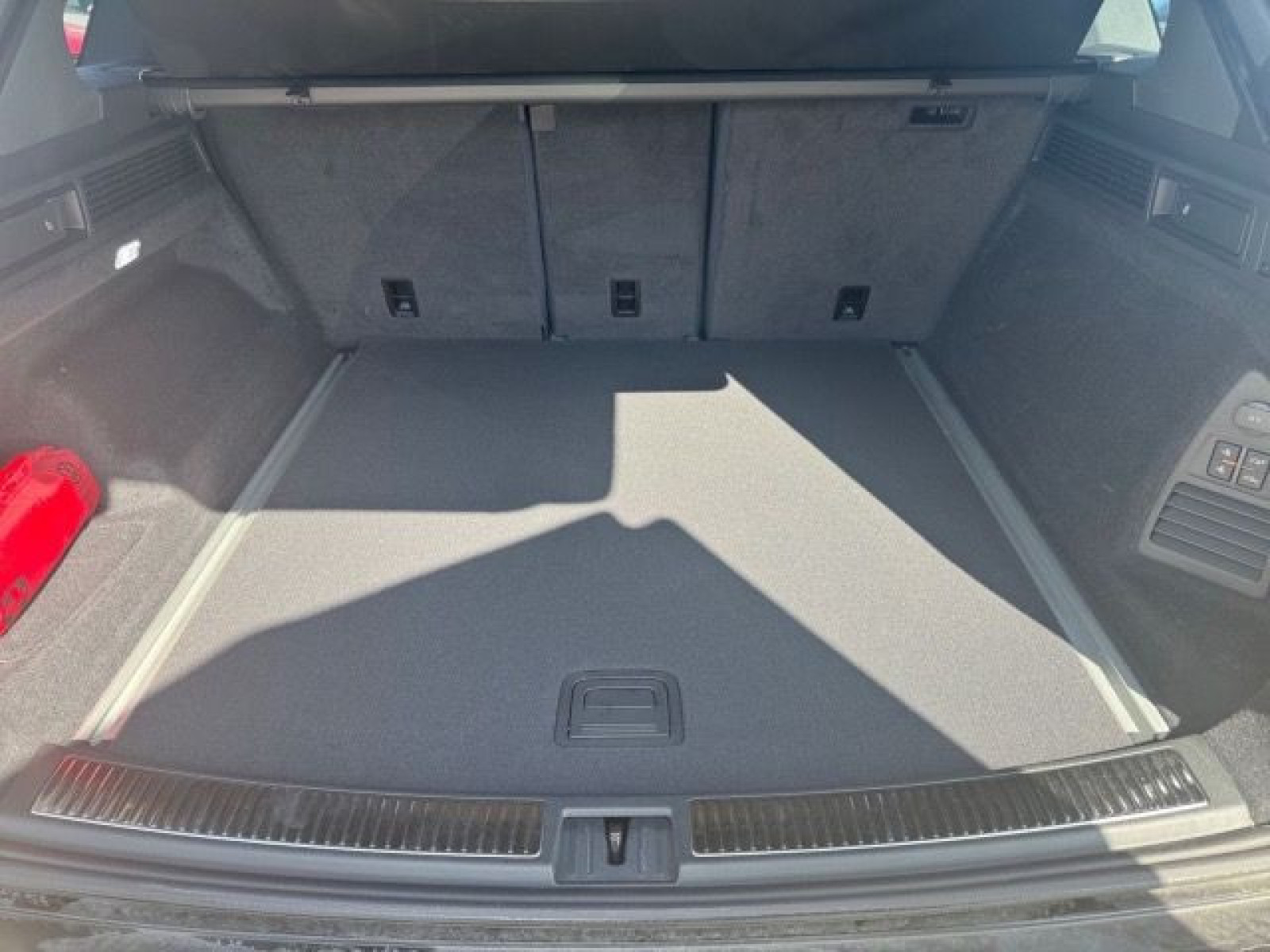 Volkswagen - Touareg_16