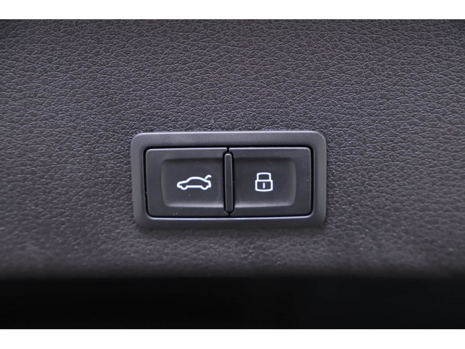 Audi - SQ8 e-tron_18