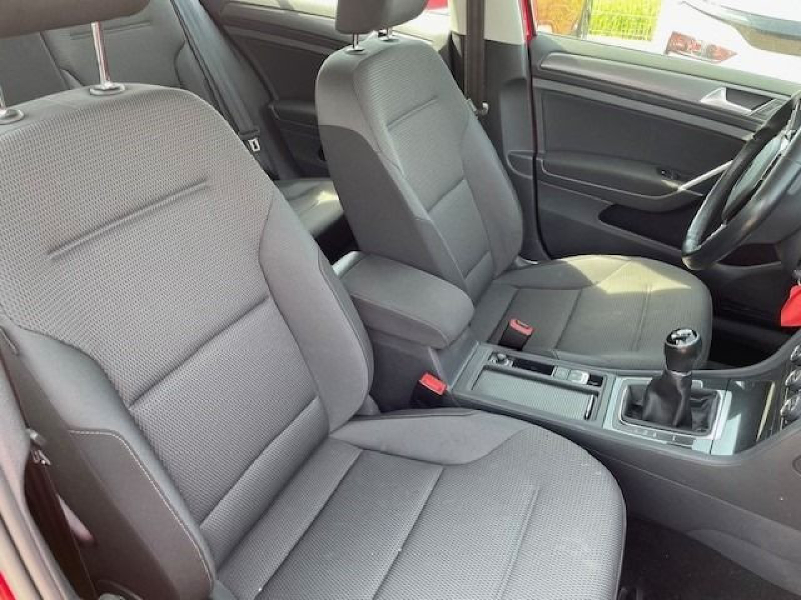Volkswagen - Golf_10