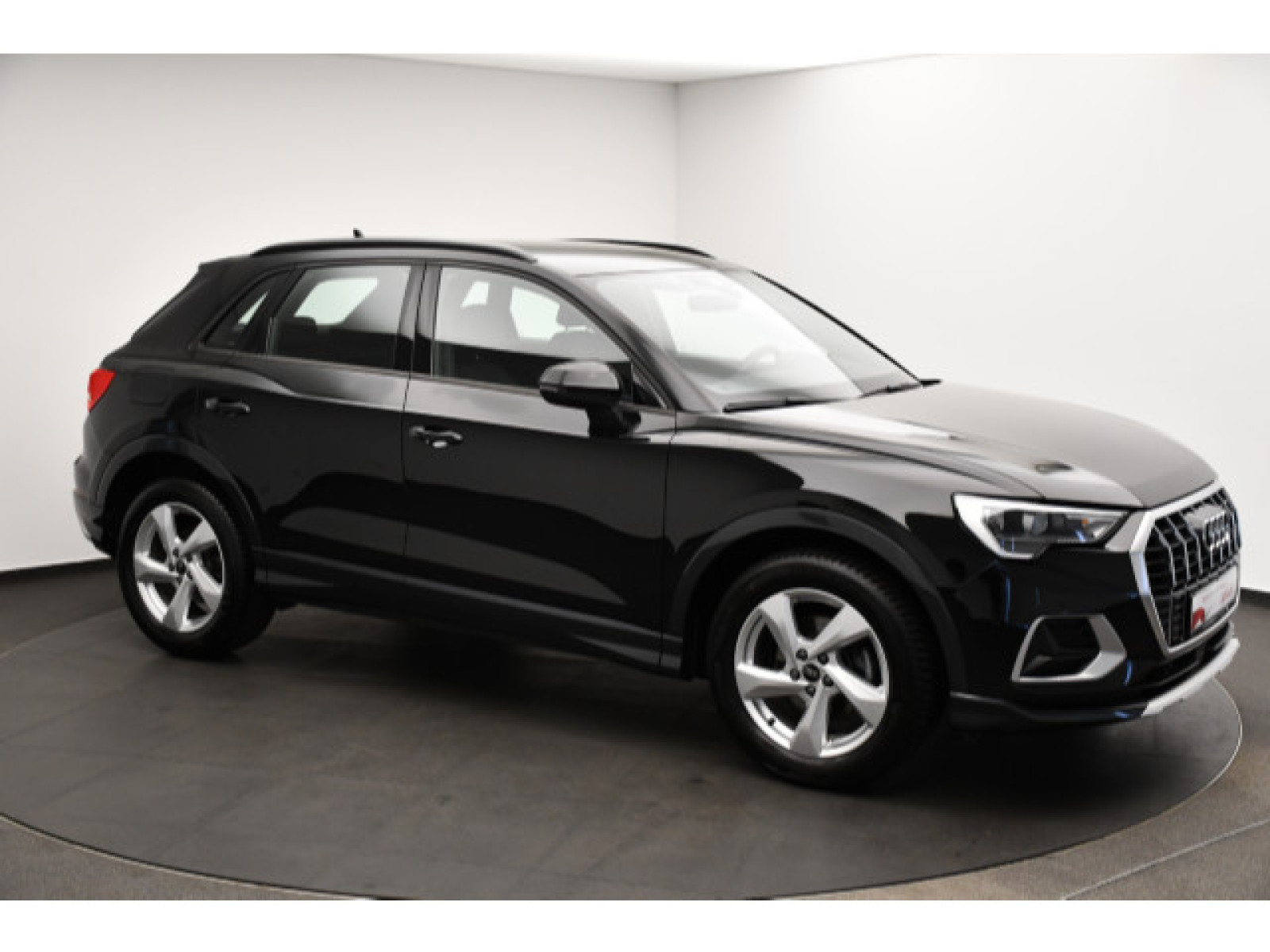 Audi - Q3_16