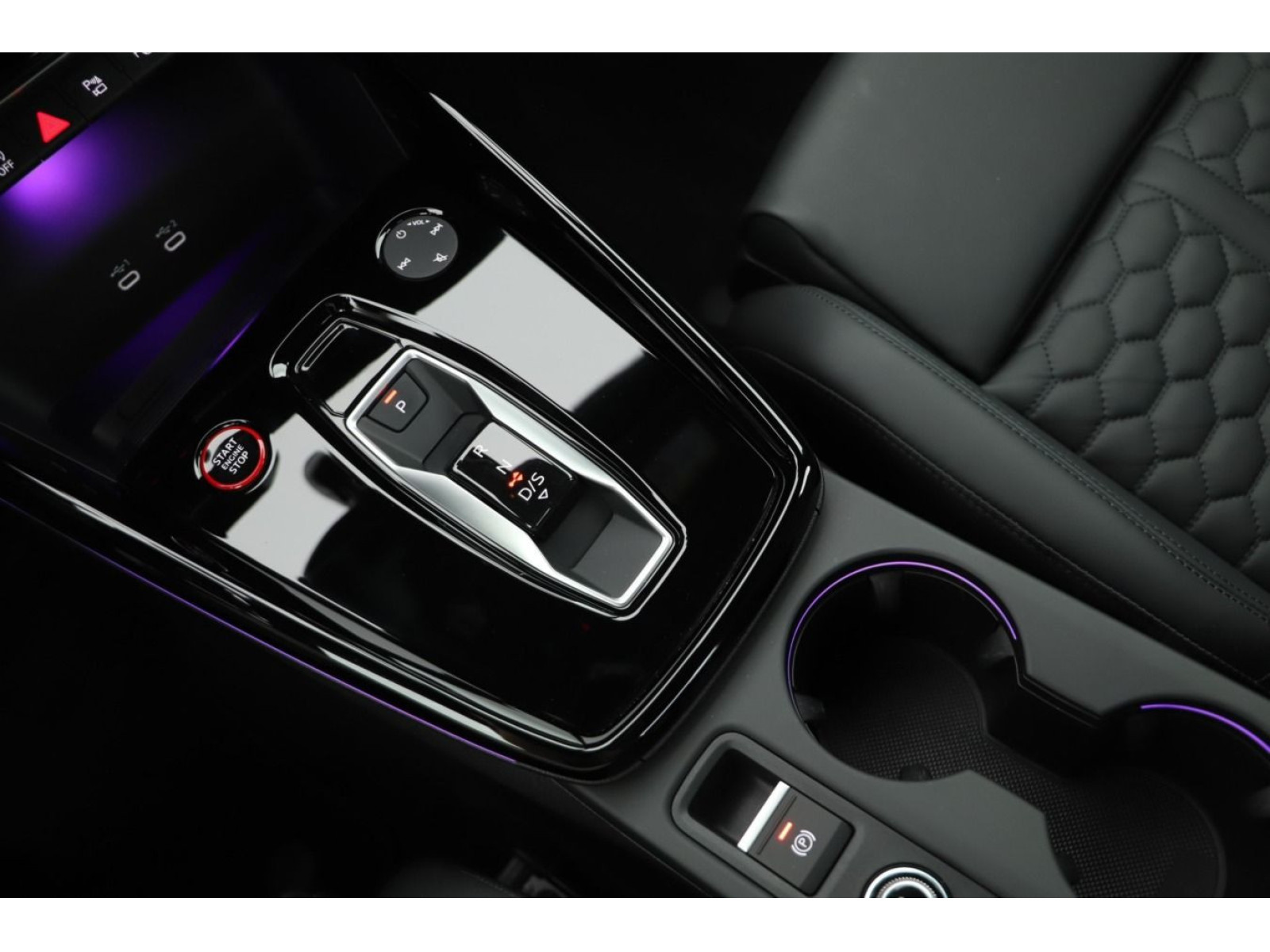 Audi - RS 3 Limousine_12