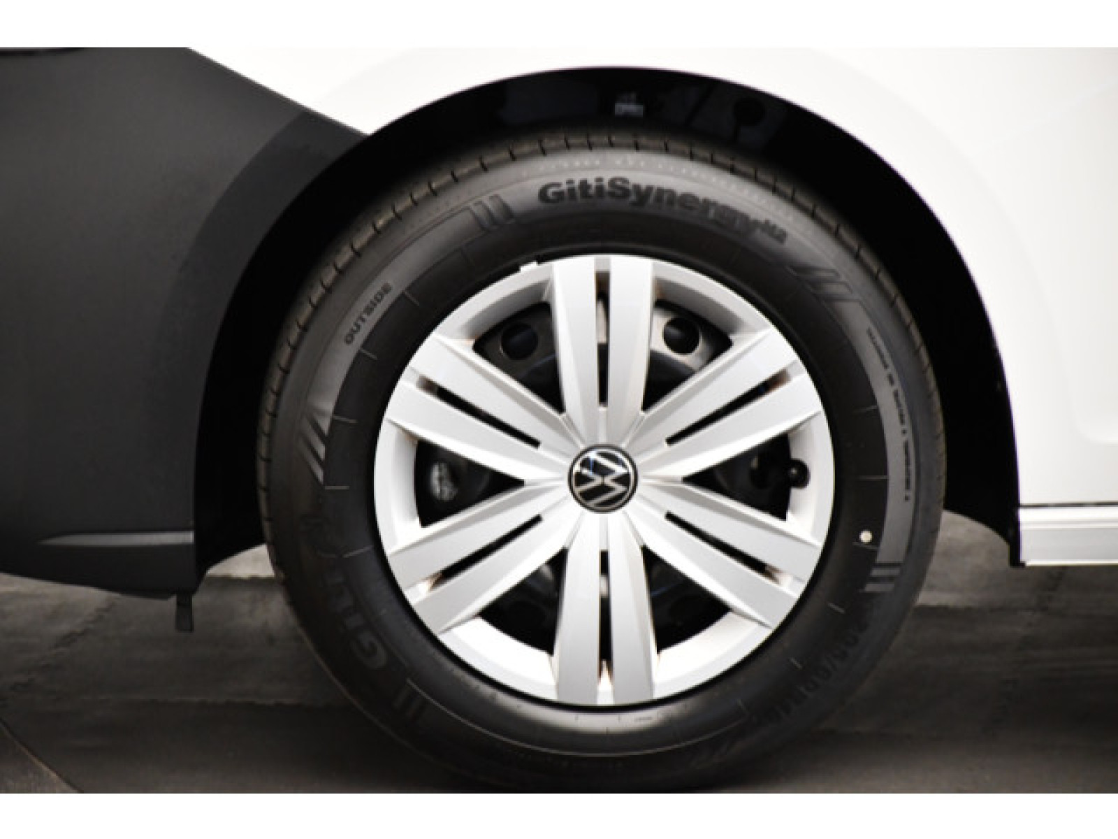 Volkswagen - Caddy Maxi_12