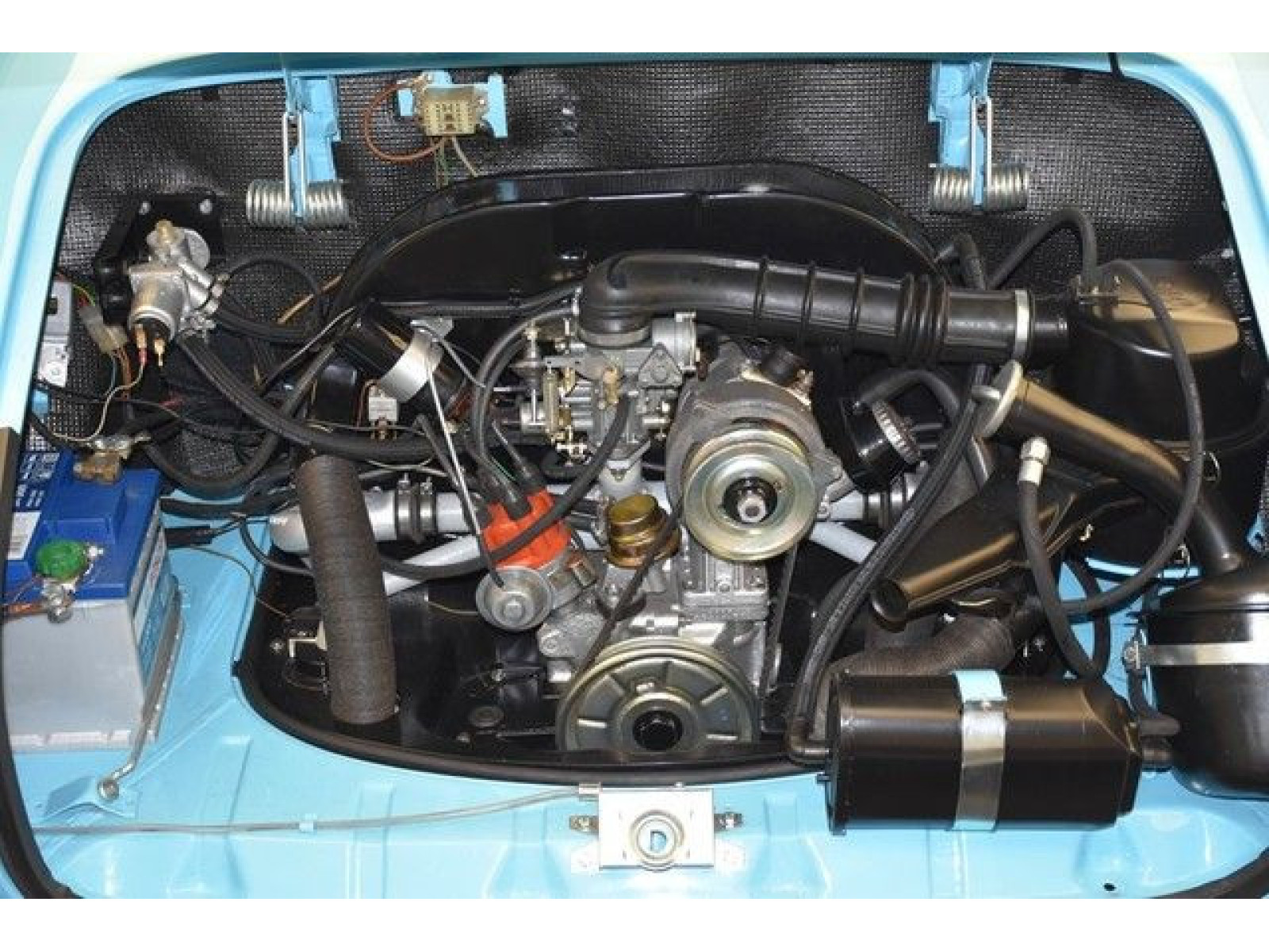 Volkswagen - Karmann Ghia_10