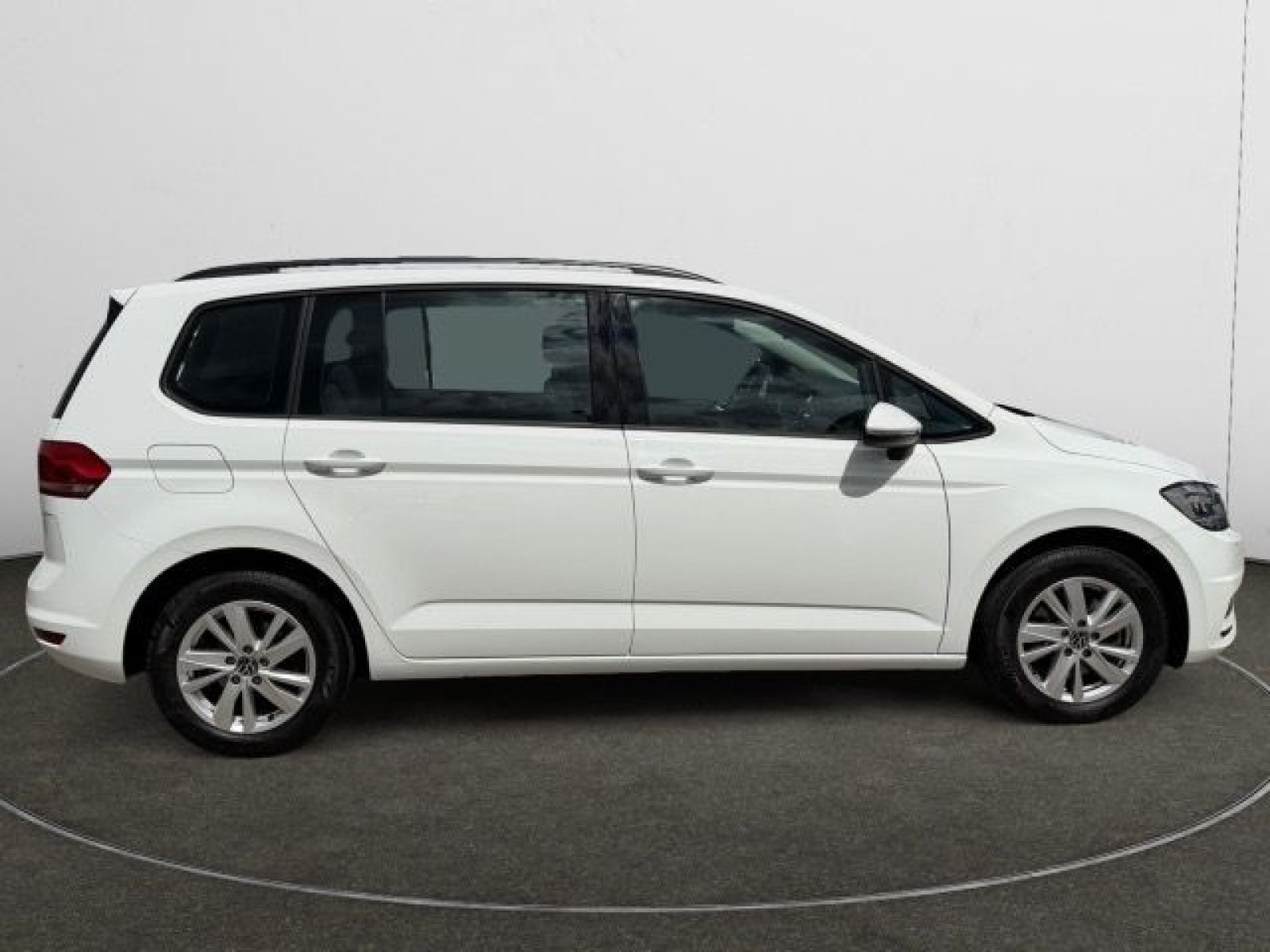 Volkswagen - Touran_6
