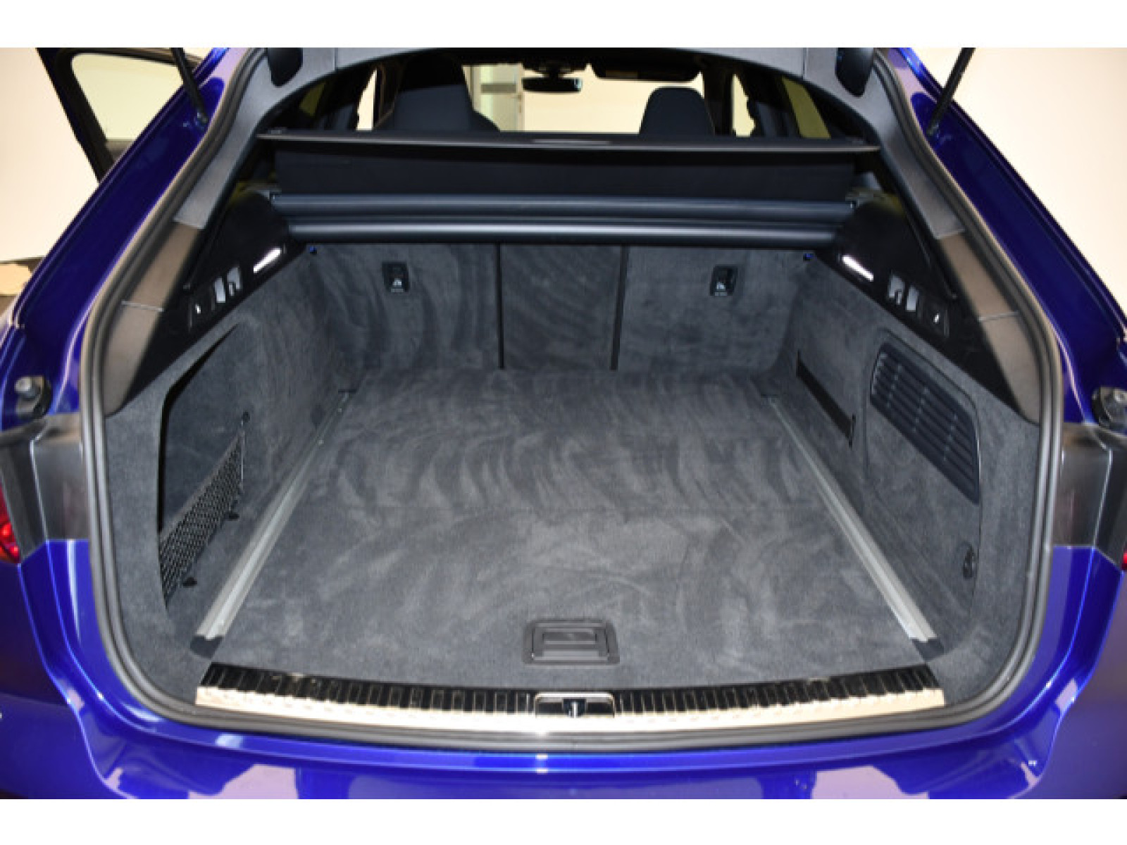 Audi - S6 Avant_12