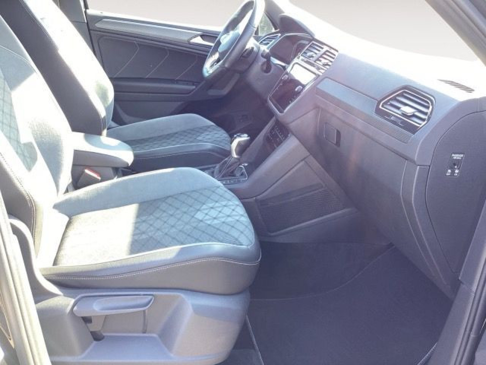 Volkswagen - Tiguan_13
