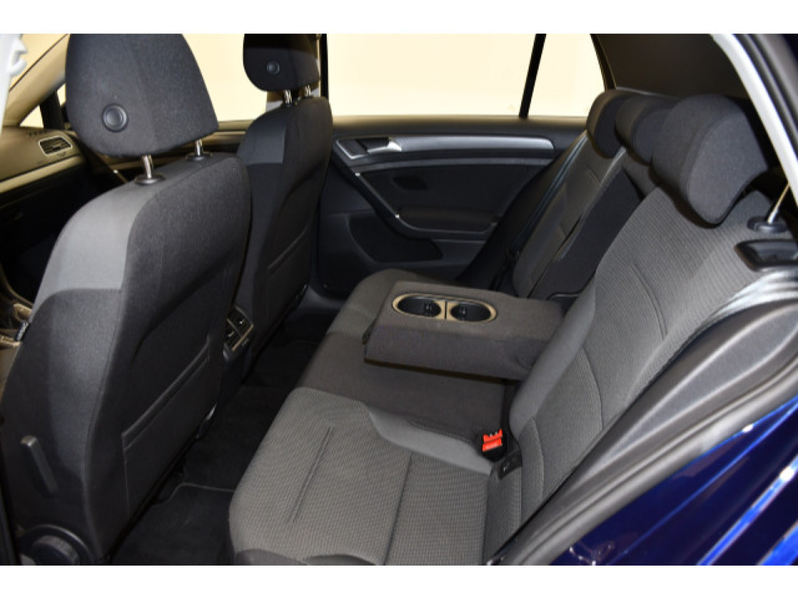 Volkswagen - Golf_8