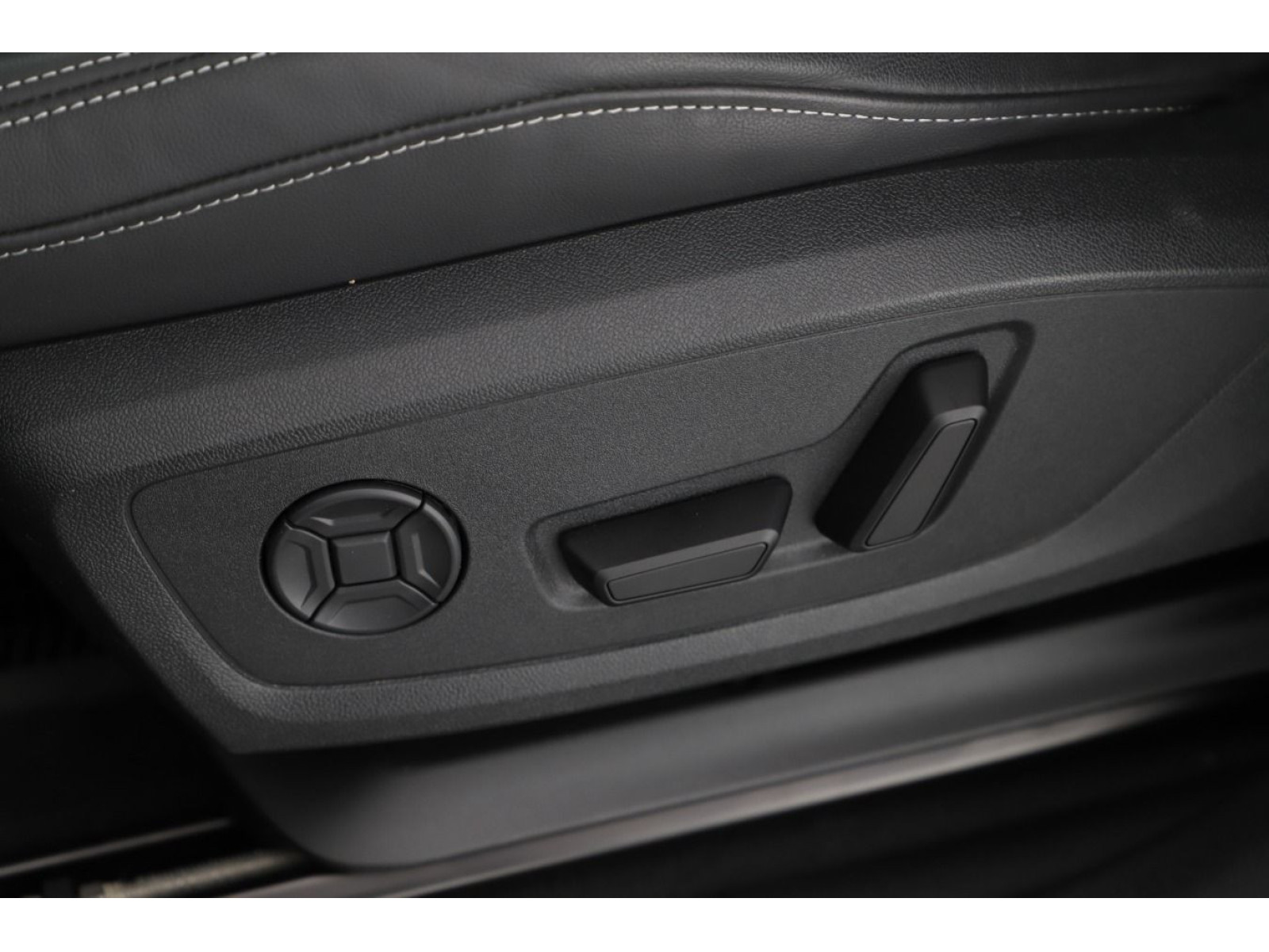 Audi - Q3_8